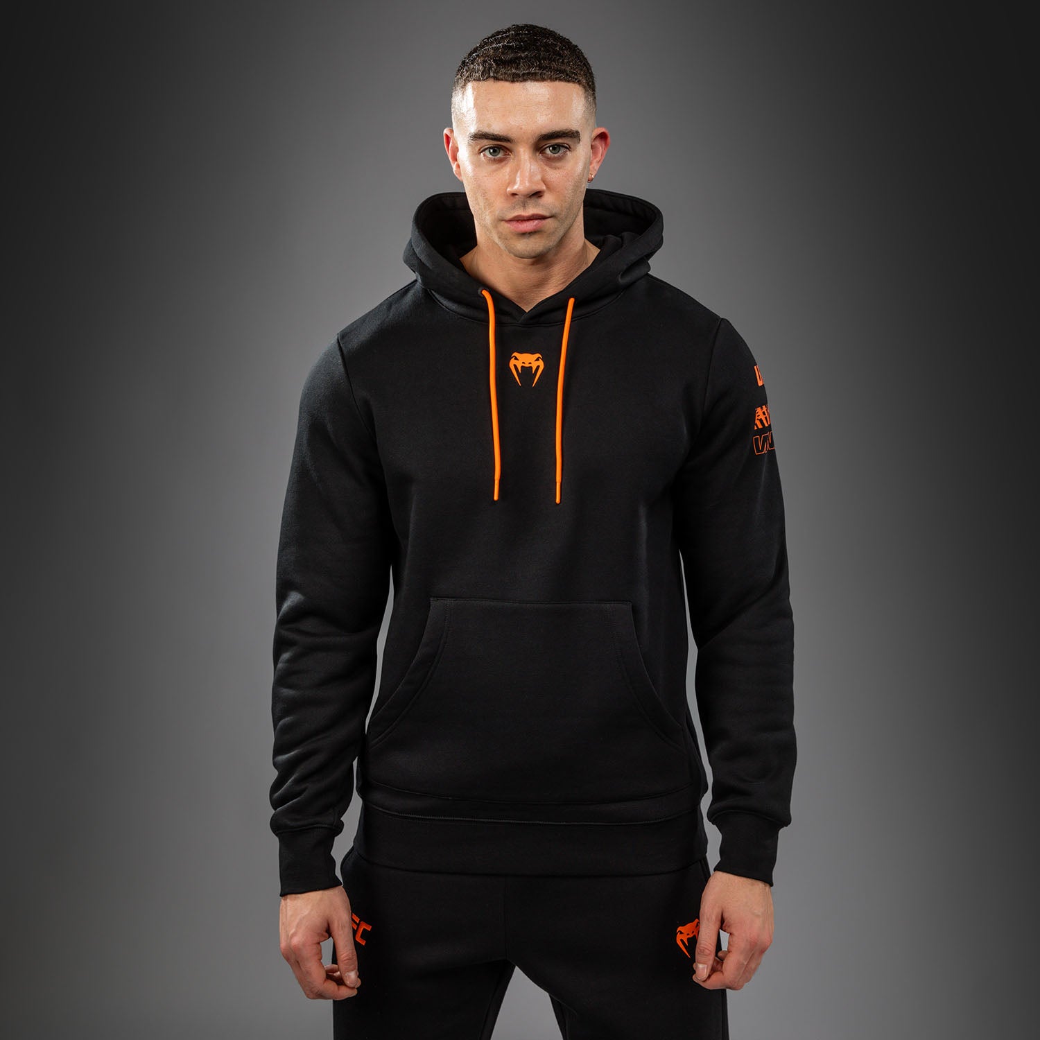 ufc-zenith-by-venum-authentic-fight-week-pullover-hoodie-herren-schwarz image 1