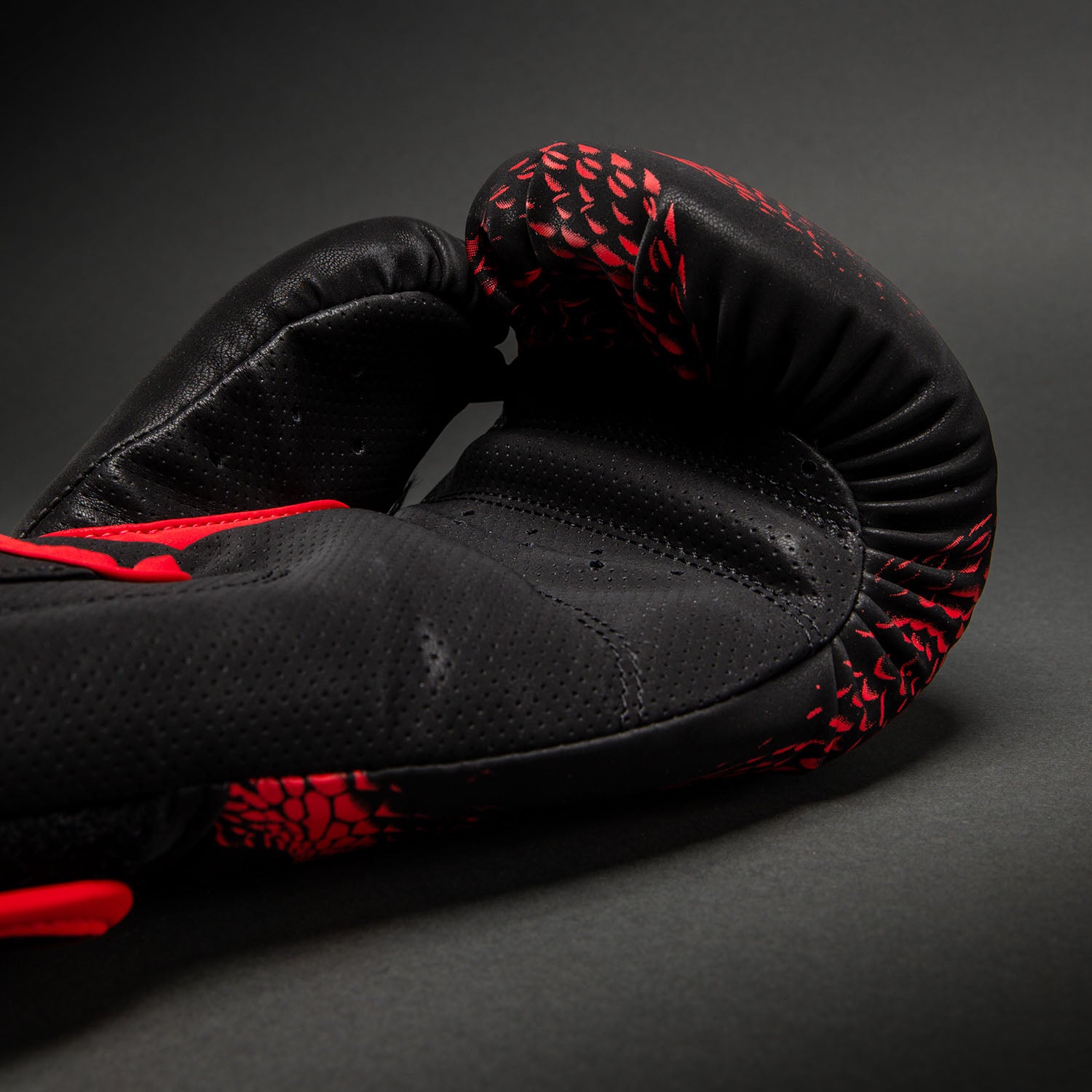 venum-matupa-boxhandschuhe-schwarz-rot-silber image 3