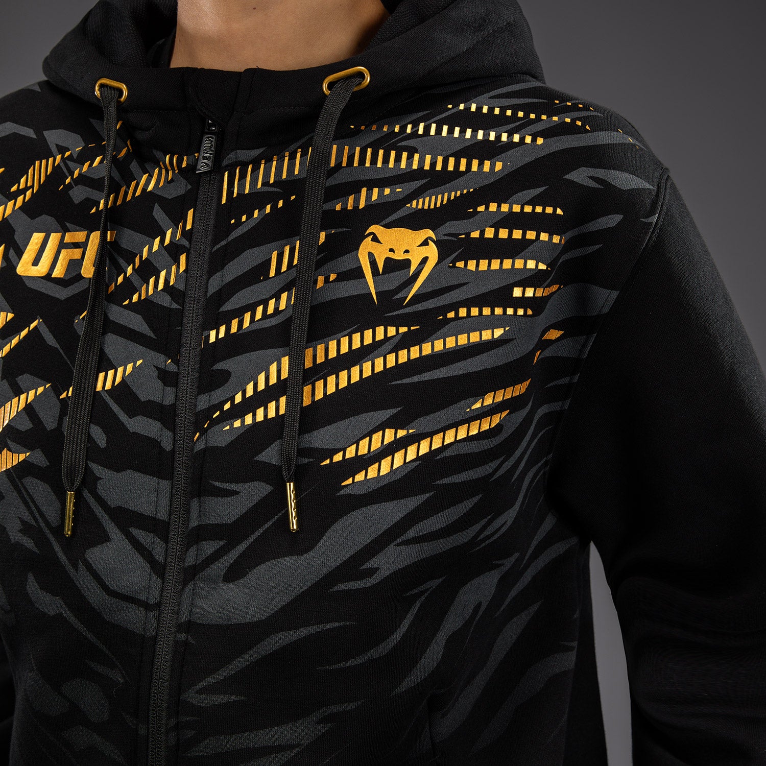 ufc-fusion-by-venum-replica-zip-hoodie-damen-champion-schwarz-gold image 7