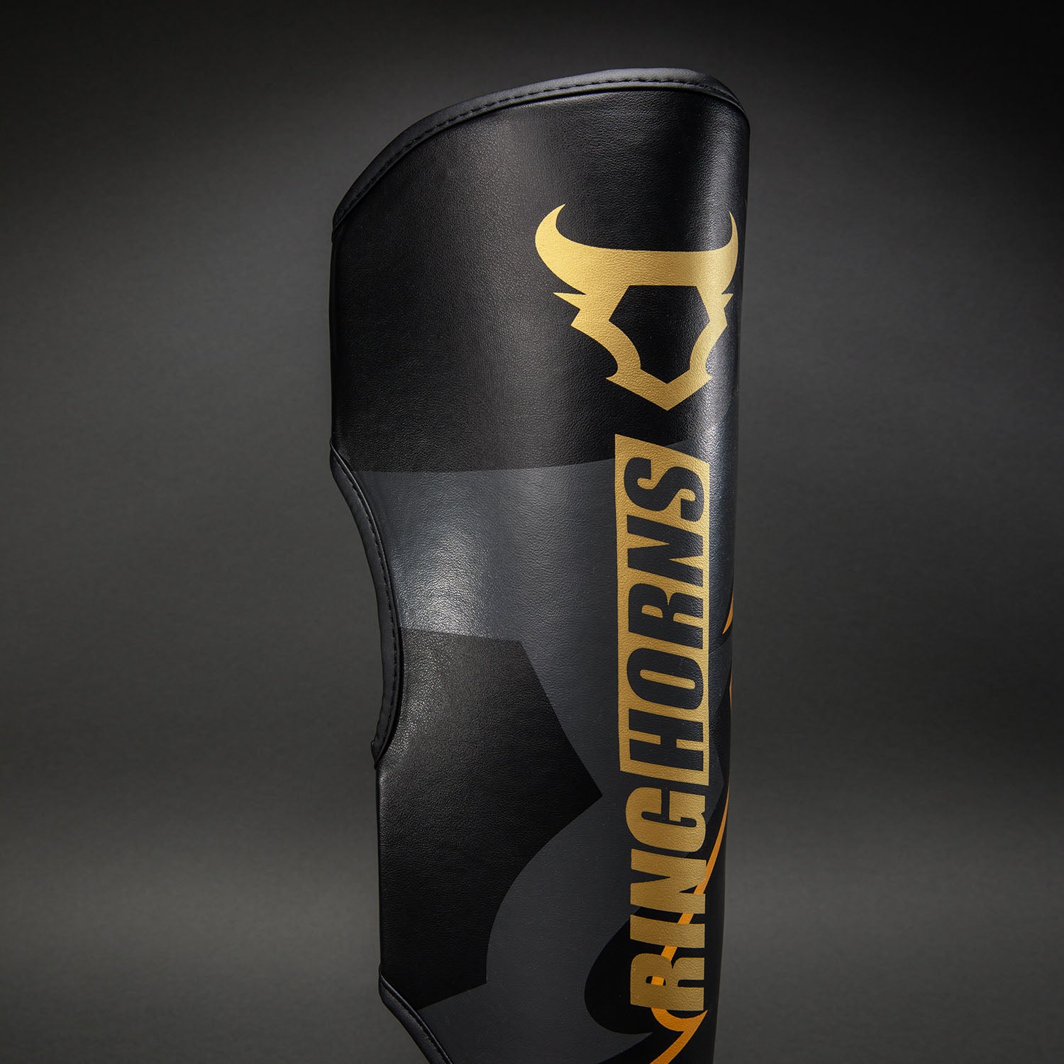 ringhorns-charger-by-venum-schienbeinschoner-schwarz-gold image 4