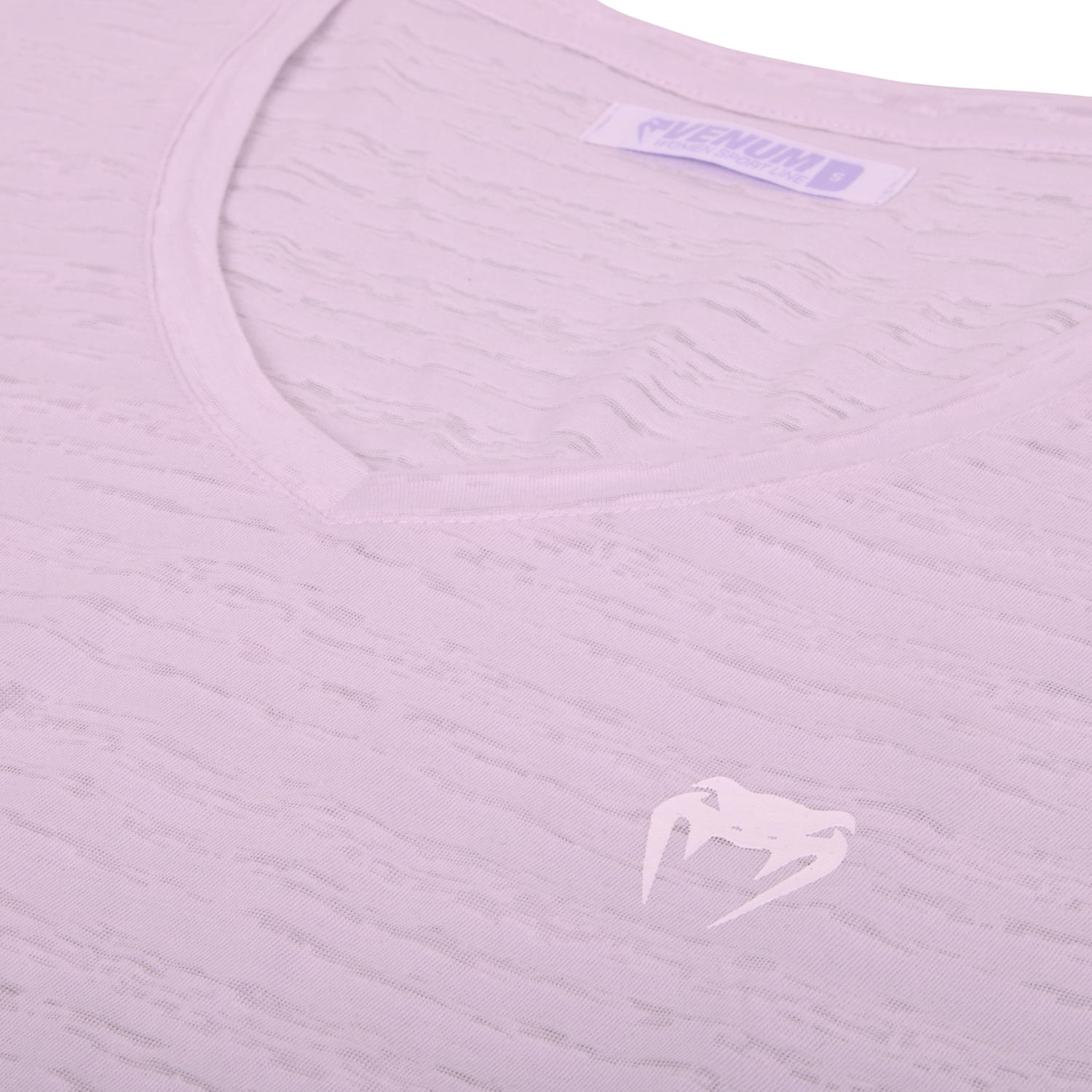 venum-essential-t-shirt-v-ausschnitt-violett image 4