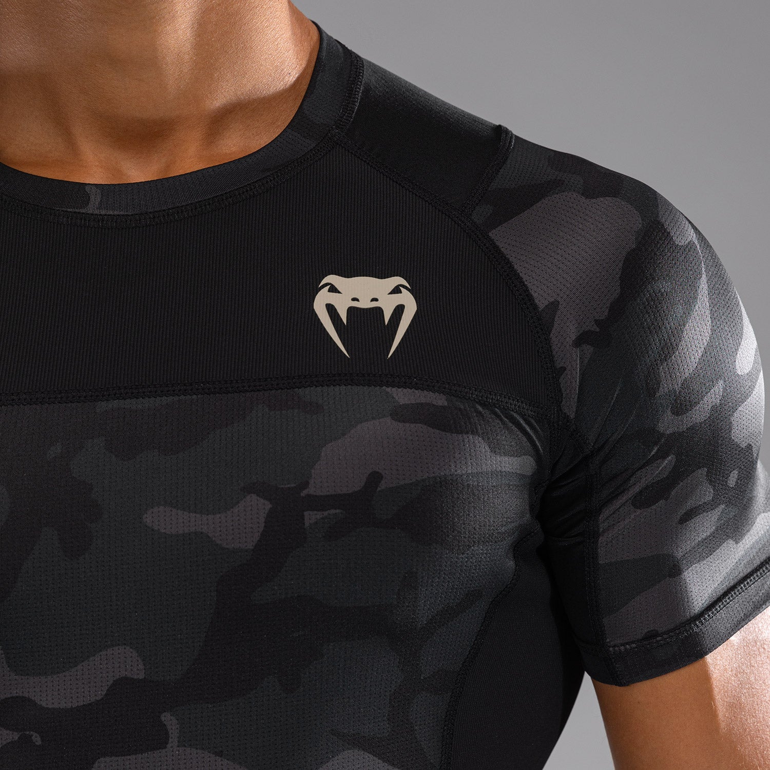 venum-g-fit-air-herren-kurzarm-rashguard-digital-urban-camo image 7