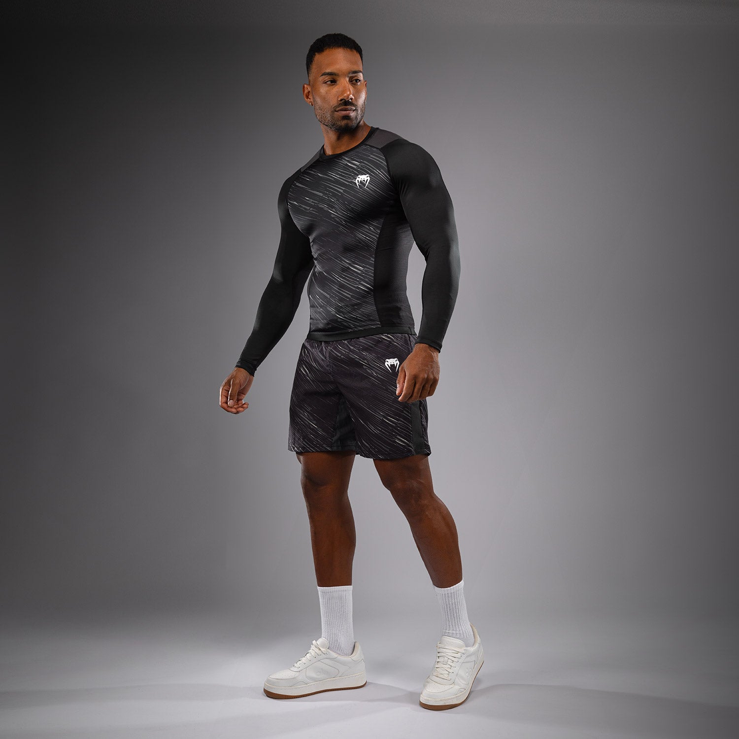 venum-rapid-langarm-rashguard-schwarz-sturmgrau image 2