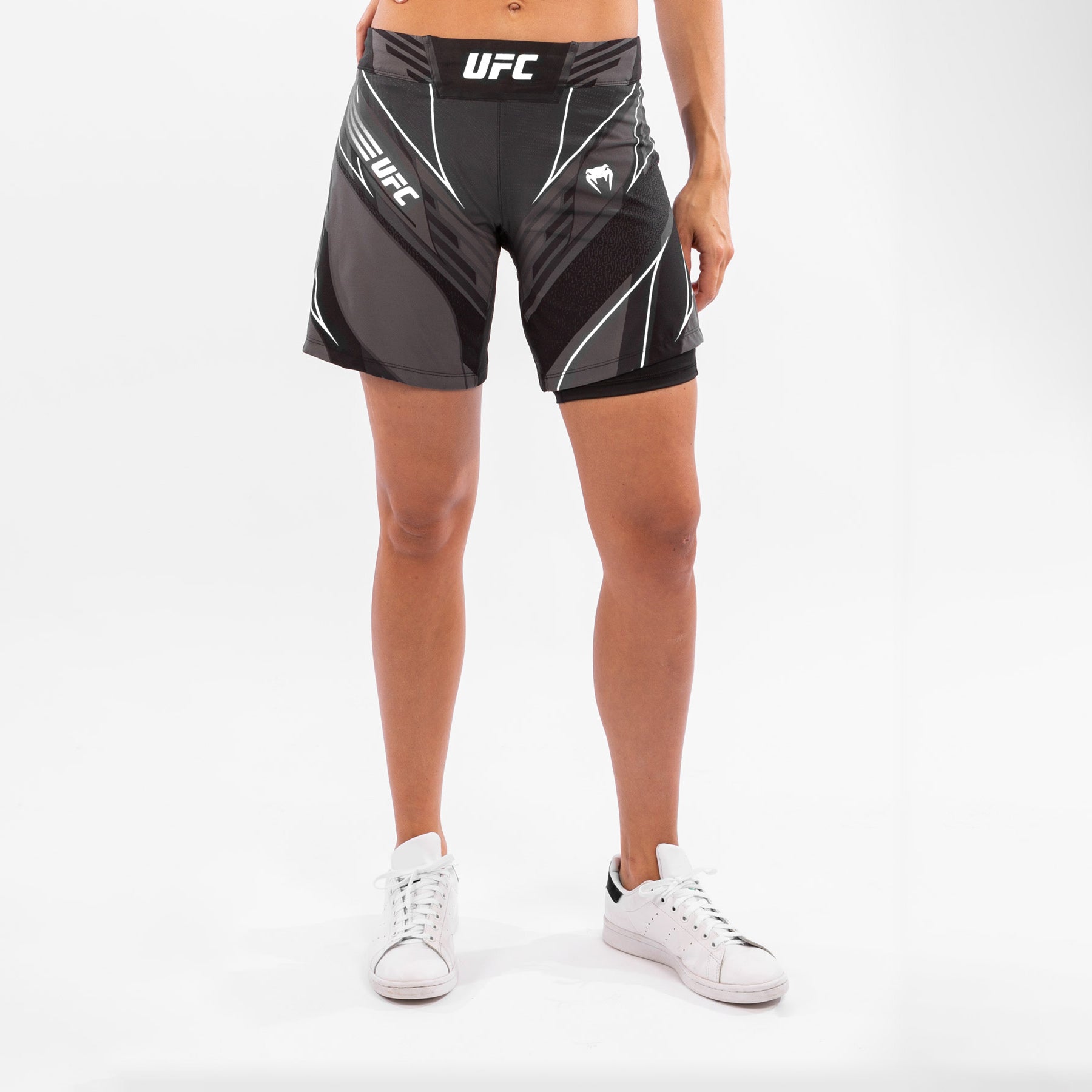 venum-ufc-authentic-fight-night-damen-fightshorts-long-fit-schwarz image 3