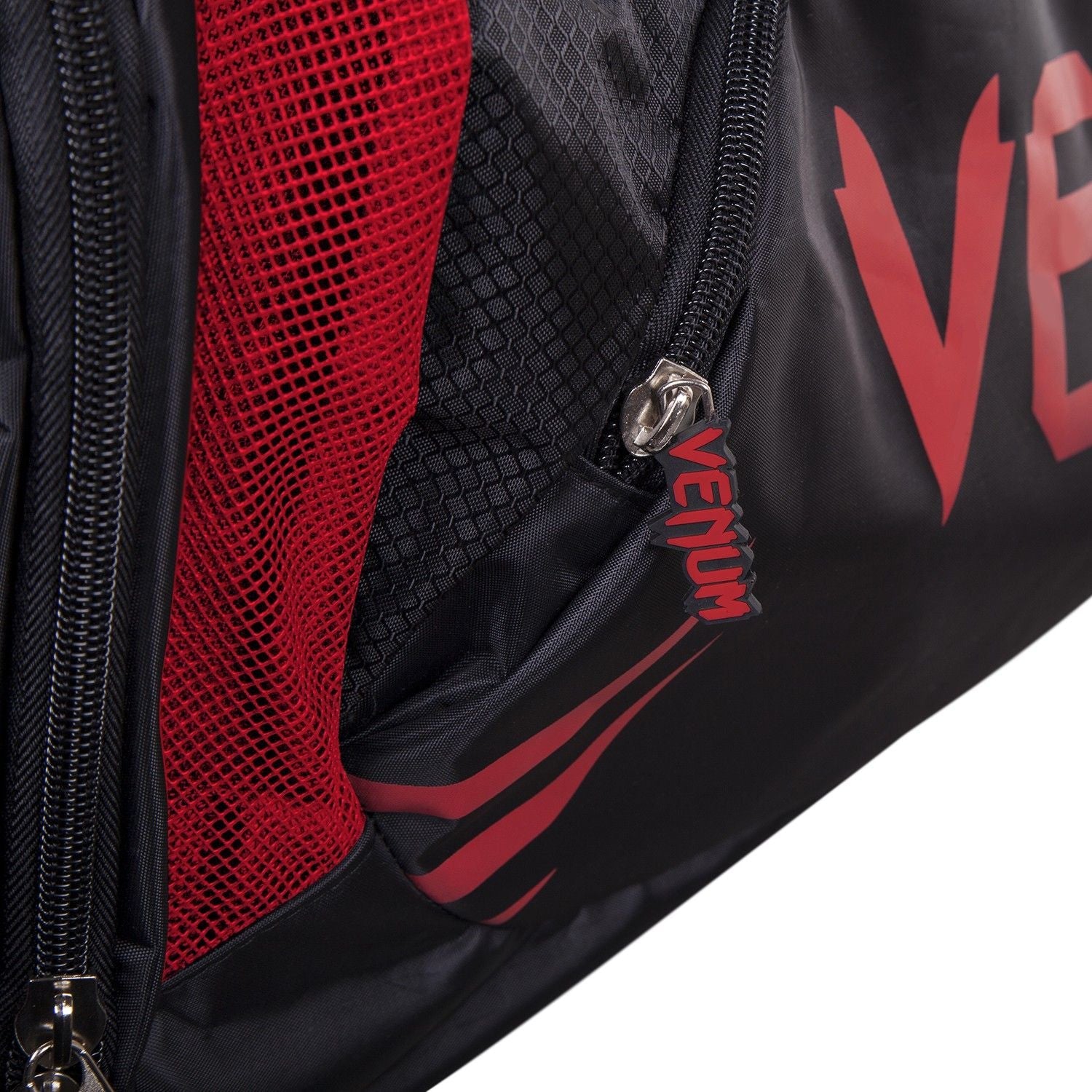 venum-trainer-lite-sporttasche-leicht-schwarz-rot image 2