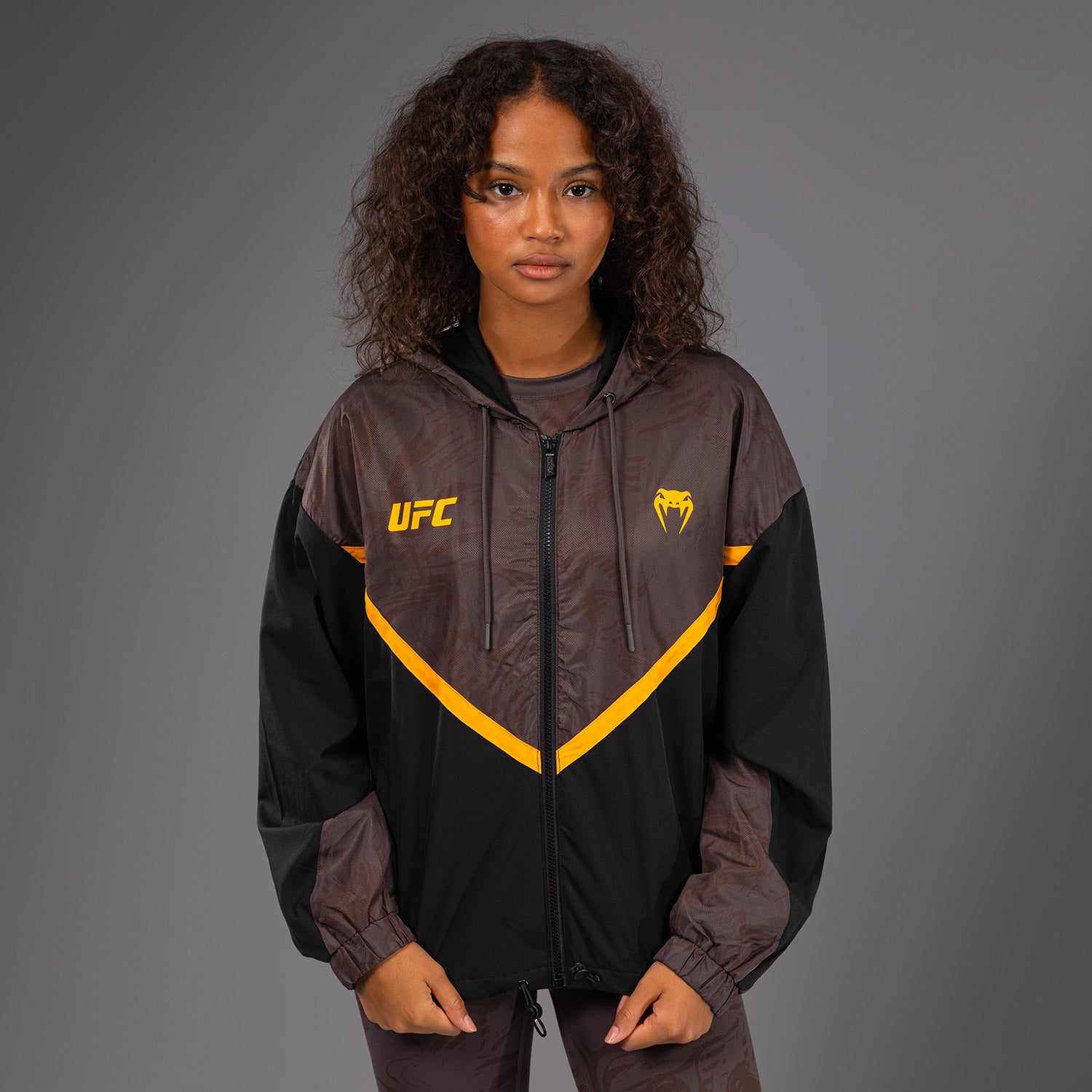 venum-ufc-fusion-fight-week-damen-zip-hoodie-erdiges-braun image 3