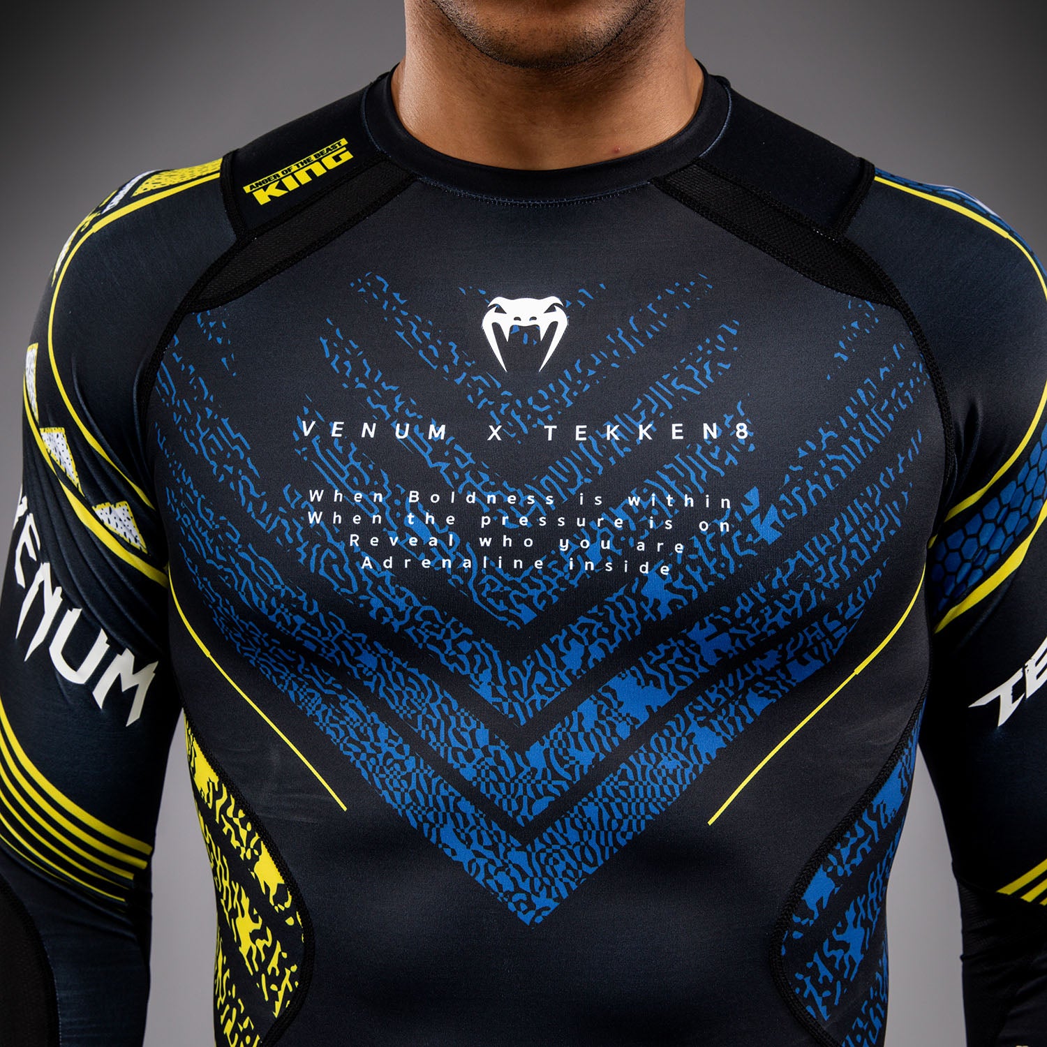 venum-x-tekken-8-langarm-rashguard-king-herren-schwarz-gelb image 4
