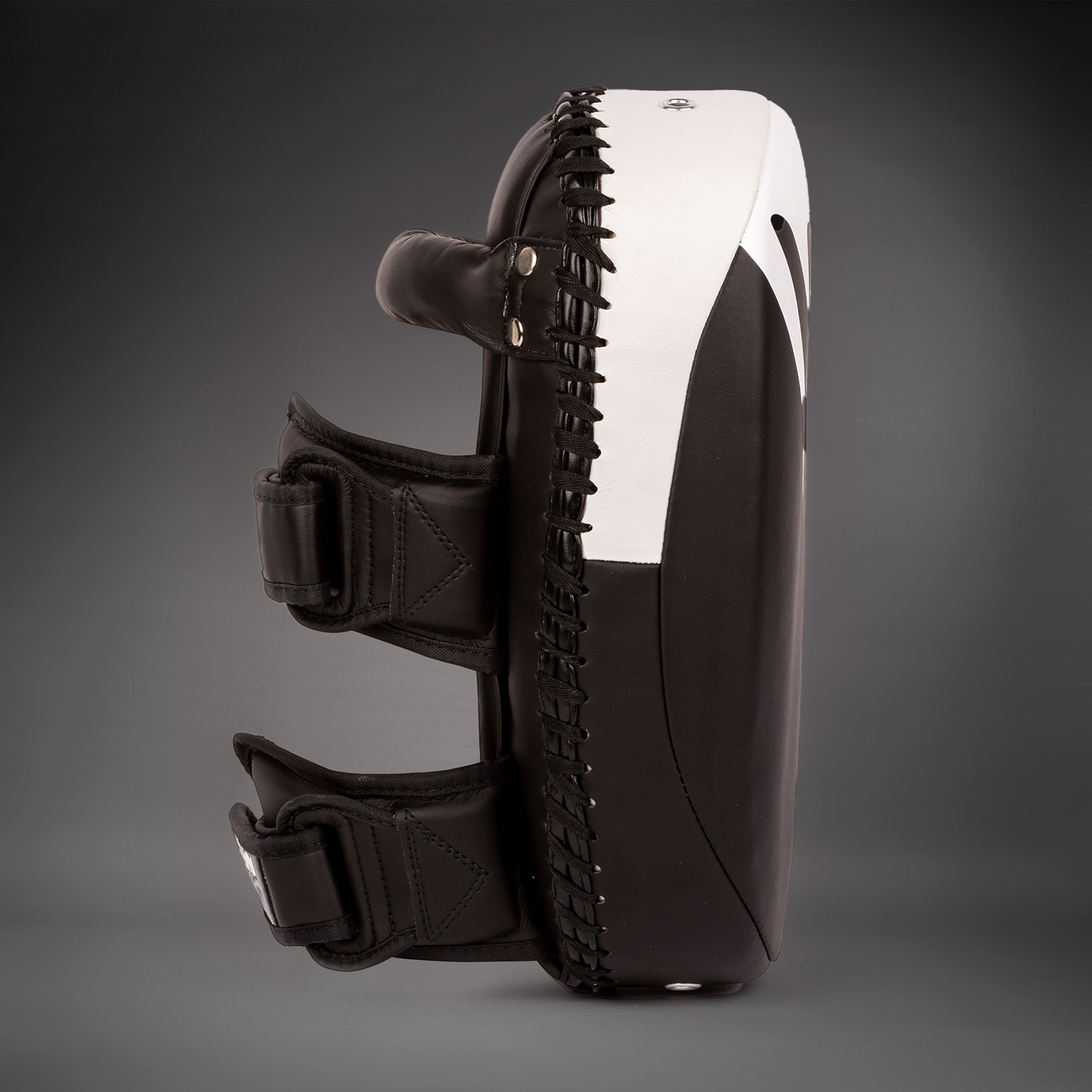 venum-kickboxing-light-kick-pad-2-0-pratze-schwarz image 3