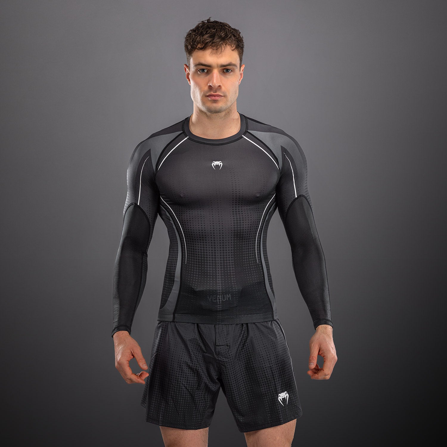 venum-stealth-langarm-rashguard-schwarz-wei image 1
