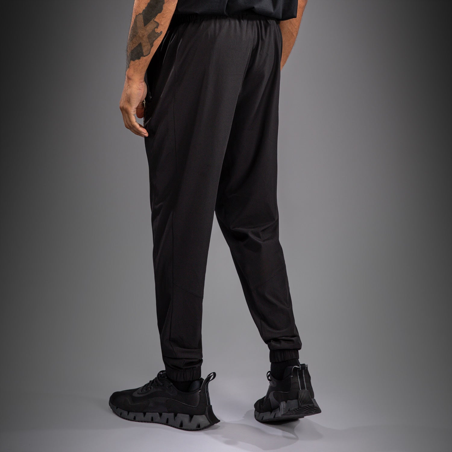 venum-x-mike-tyson-tiger-jogginghose-schwarz-gold-f-r-herren image 4