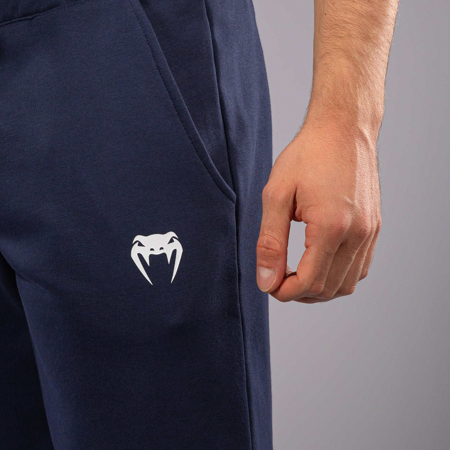 venum-classic-shorts-herren-marineblau image 2