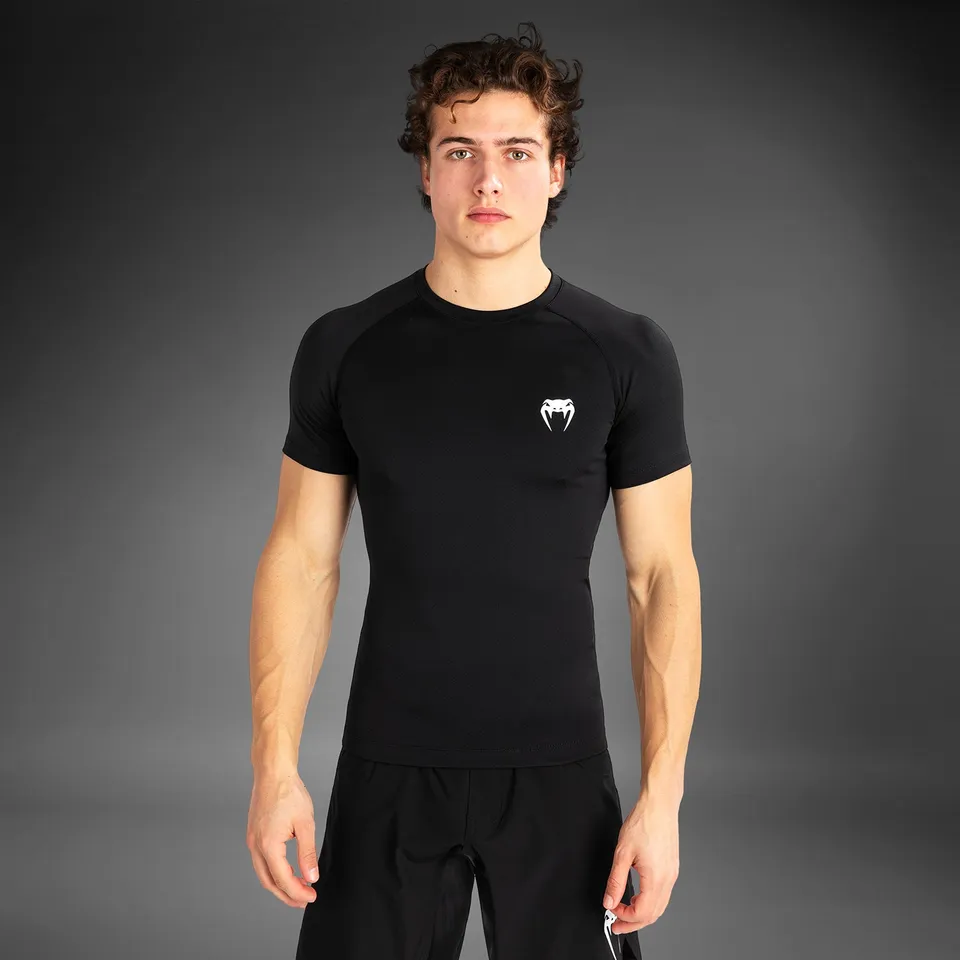 venum-contender-herren-kurzarm-rashguard-schwarz-wei image 1