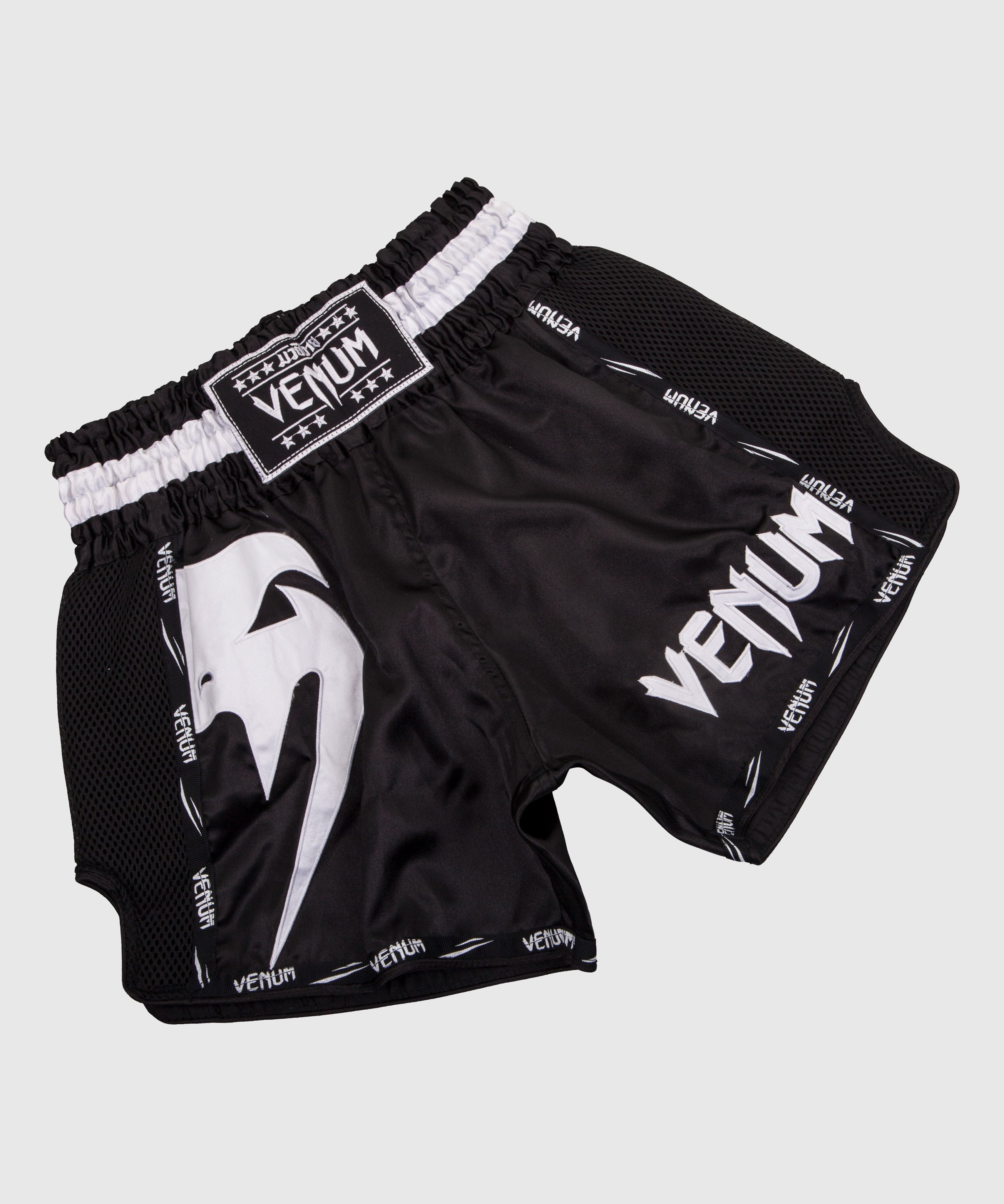venum-giant-muay-thai-shorts-schwarz-wei image 1