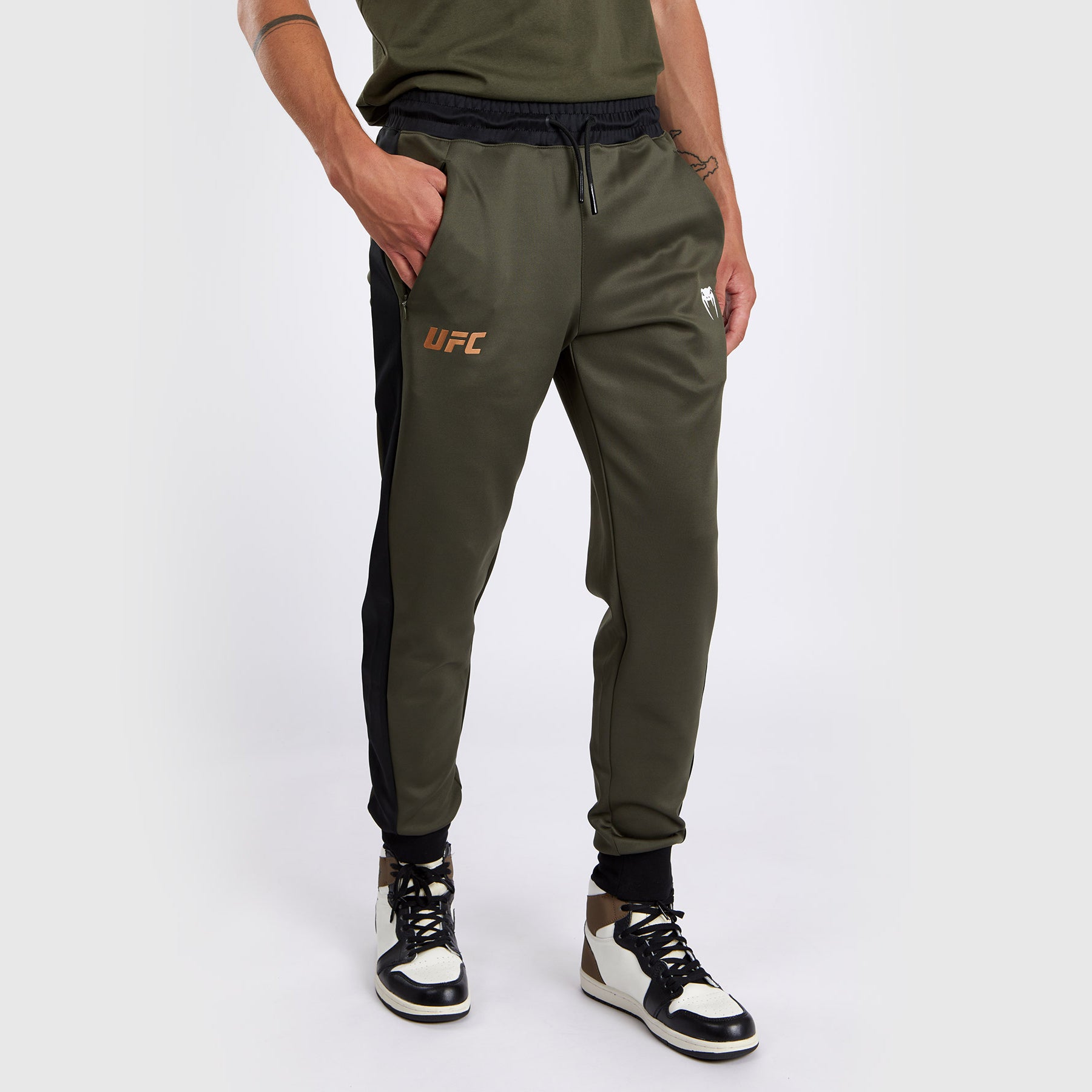 ufc-adrenaline-by-venum-fight-week-herren-performance-jogginghose-khaki-bronze image 7