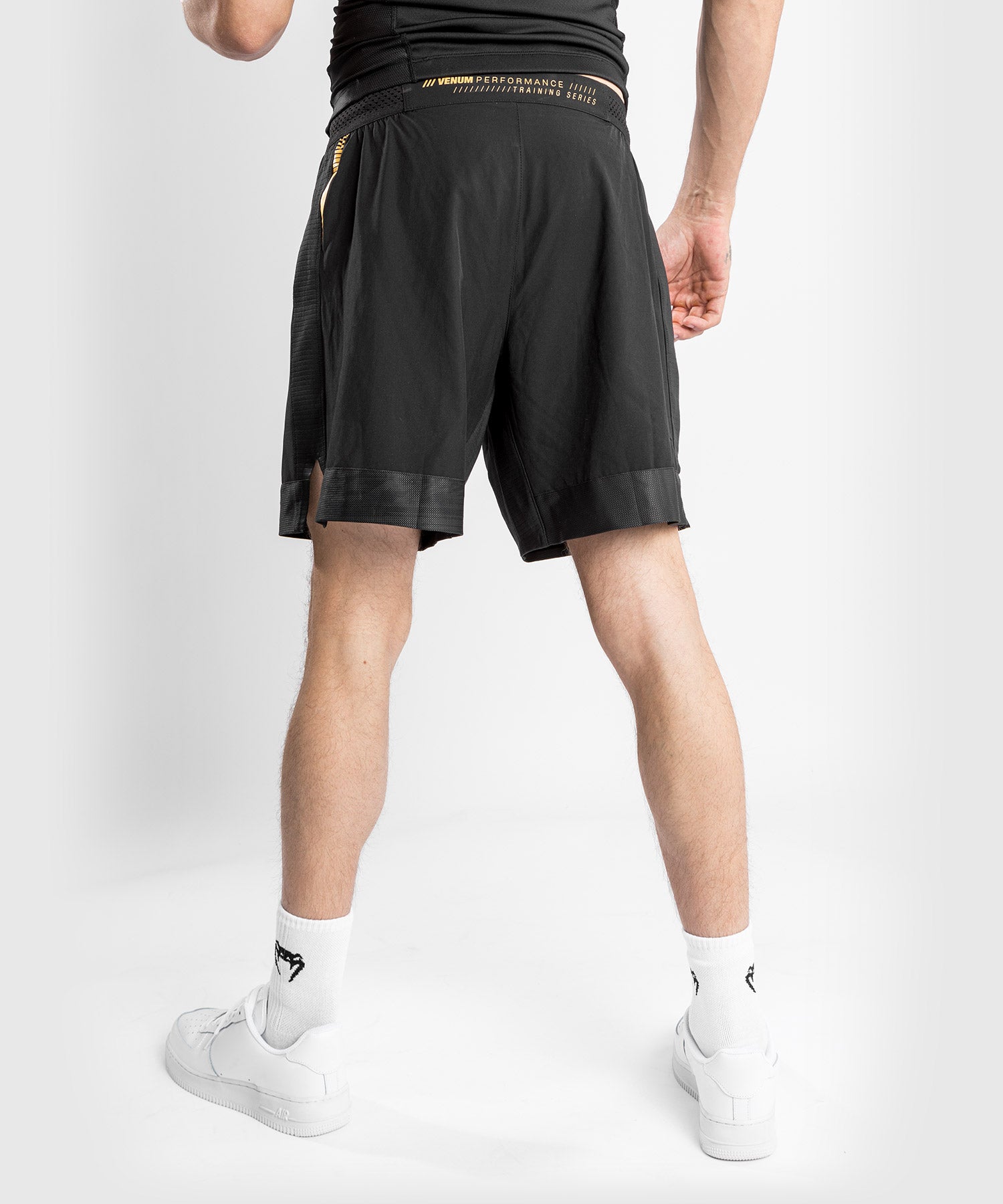 venum-tempest-2-0-fightshorts-schwarz-gold image 3