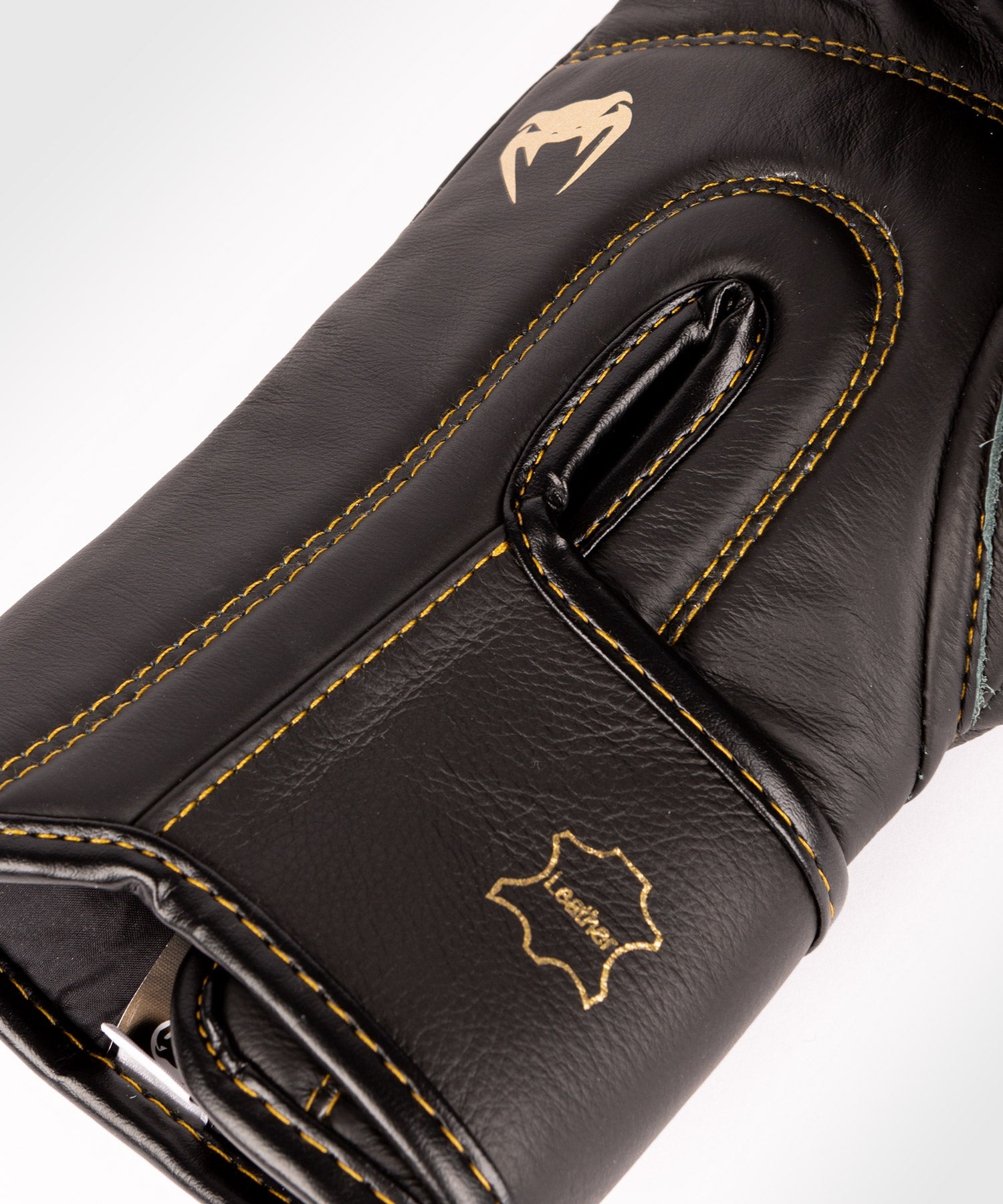 venum-hammer-profi-boxhandschuhe-klett-schwarz-schwarz-gold image 4