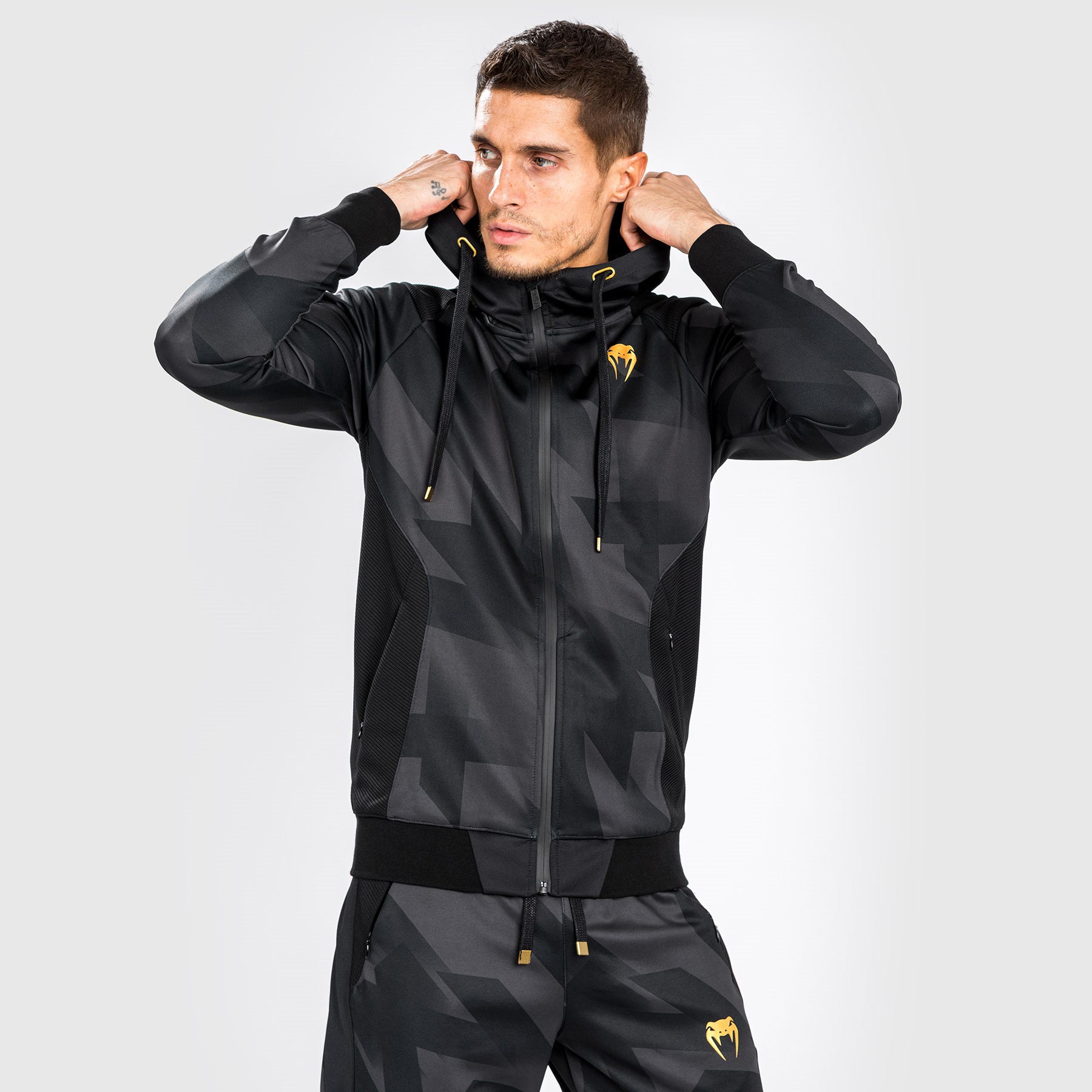 venum-razor-kapuzen-sweatshirt-mit-rei-verschluss-schwarz-gold image 4