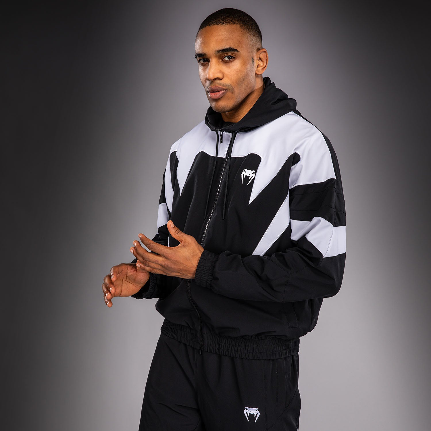 venum-attack-90-trainingsjacke-herren-mit-kapuze-wei-schwarz image 3