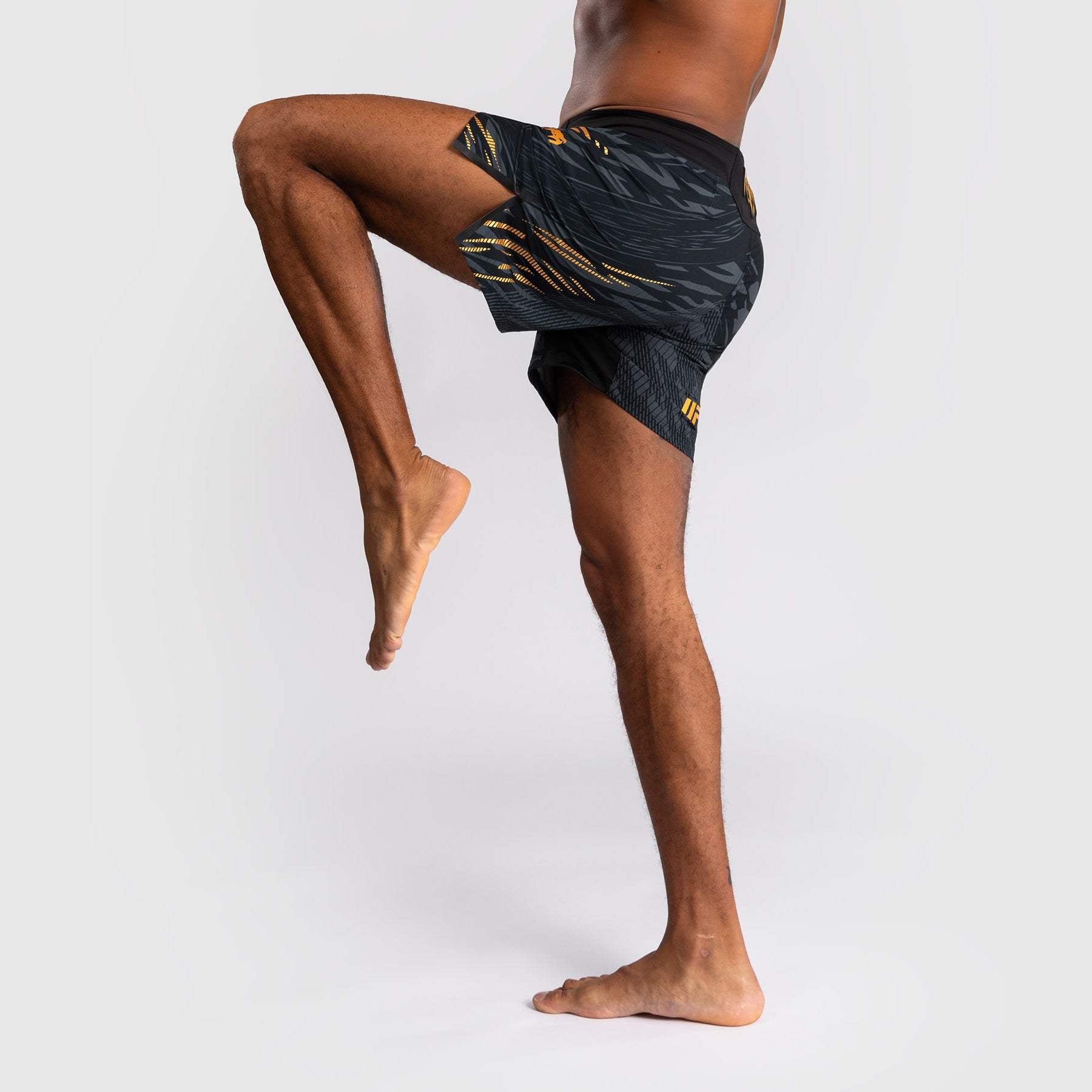 ufc-fusion-by-venum-authentic-fight-night-herren-fight-short-champion-short-fit image 7