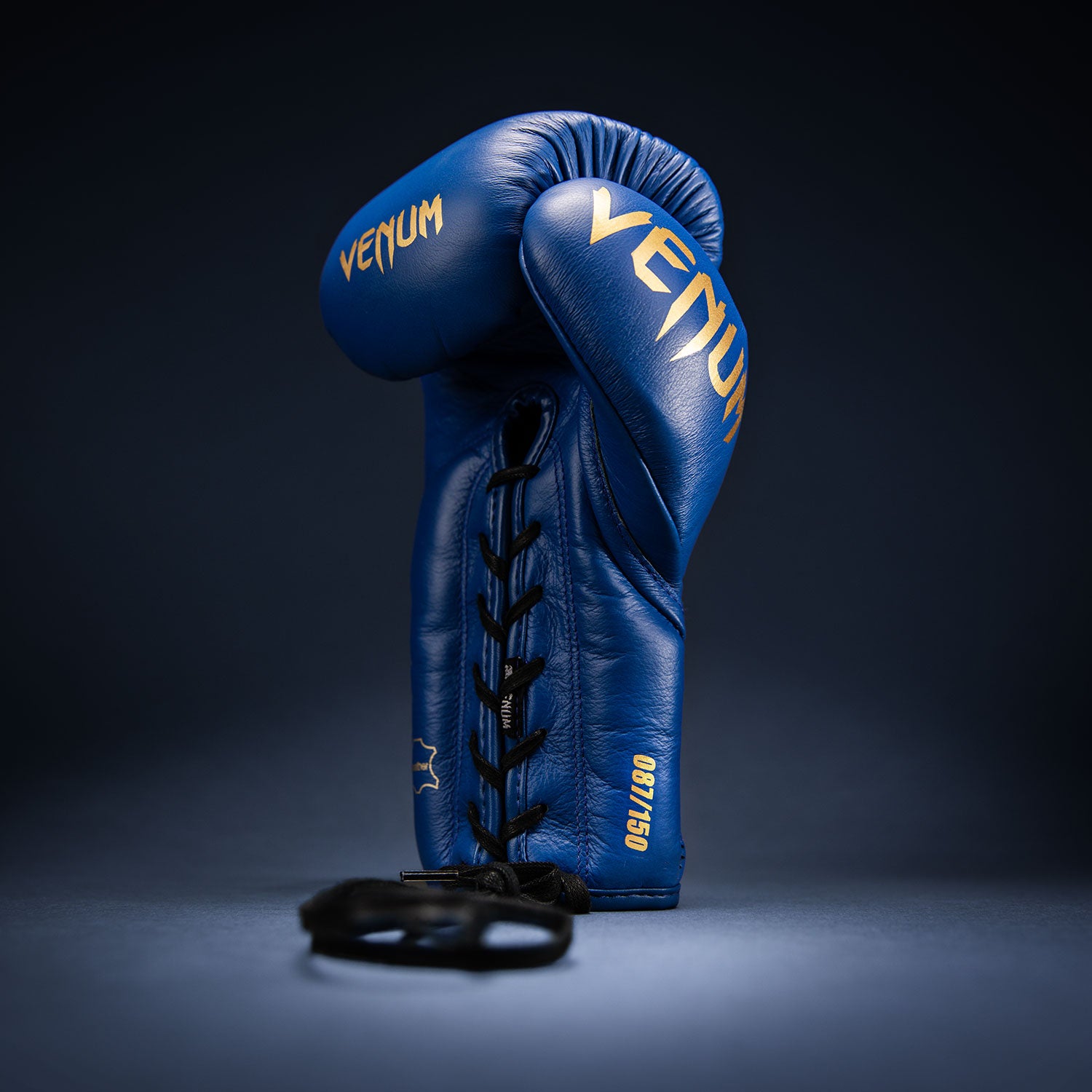 venum-giant-2-0-khamzat-chimaev-pro-boxhandschuhe-blau-gold image 6