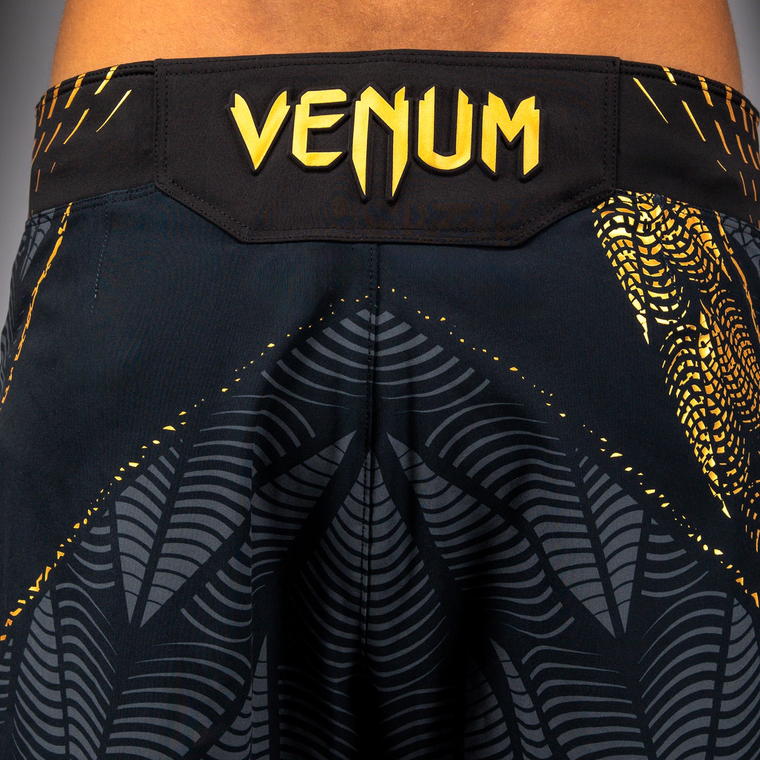 ufc-zenith-by-venum-authentic-fight-night-gladiator-fight-short-herren-personali image 6