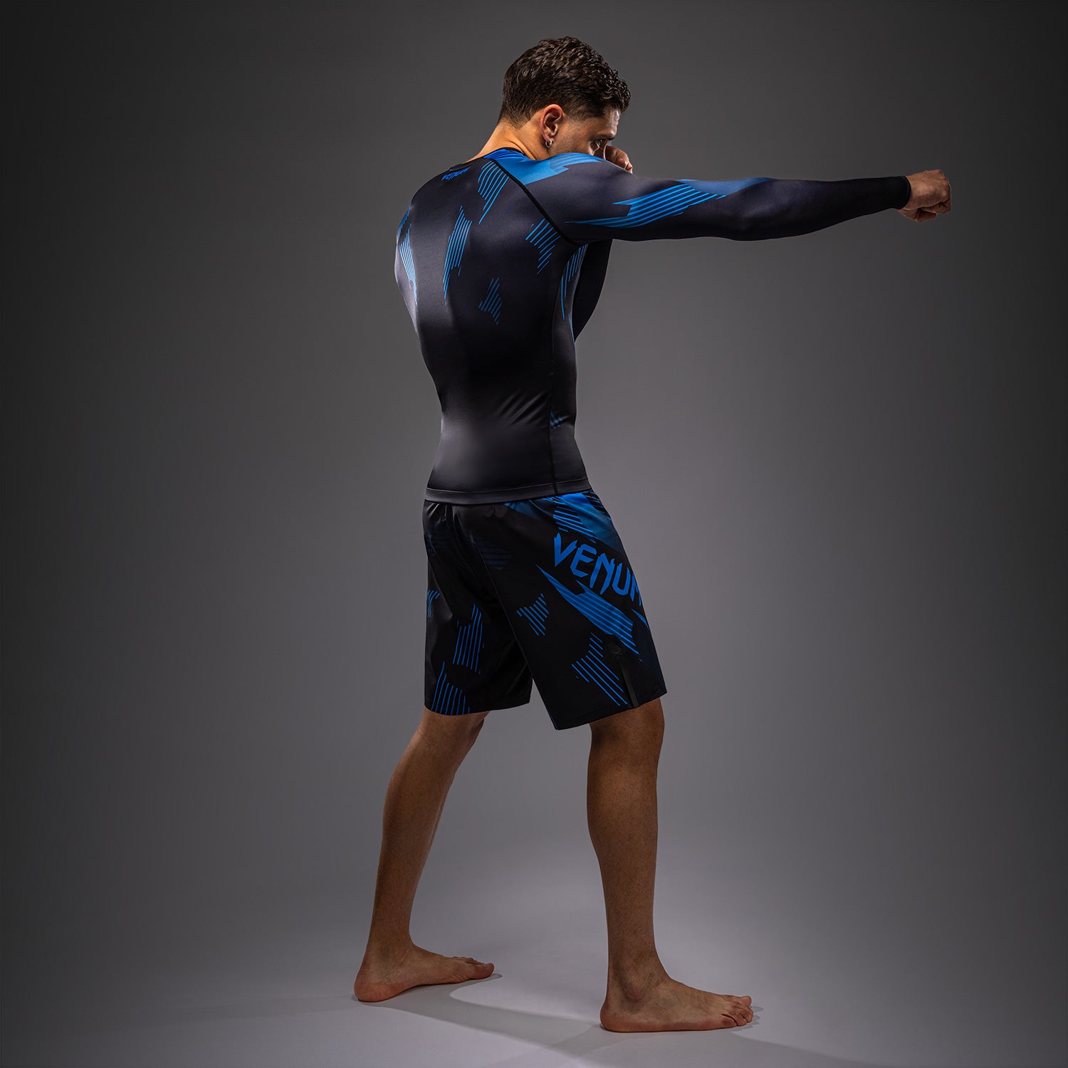 venum-no-gi-6-0-langarm-rashguard-schwarz-blau image 3