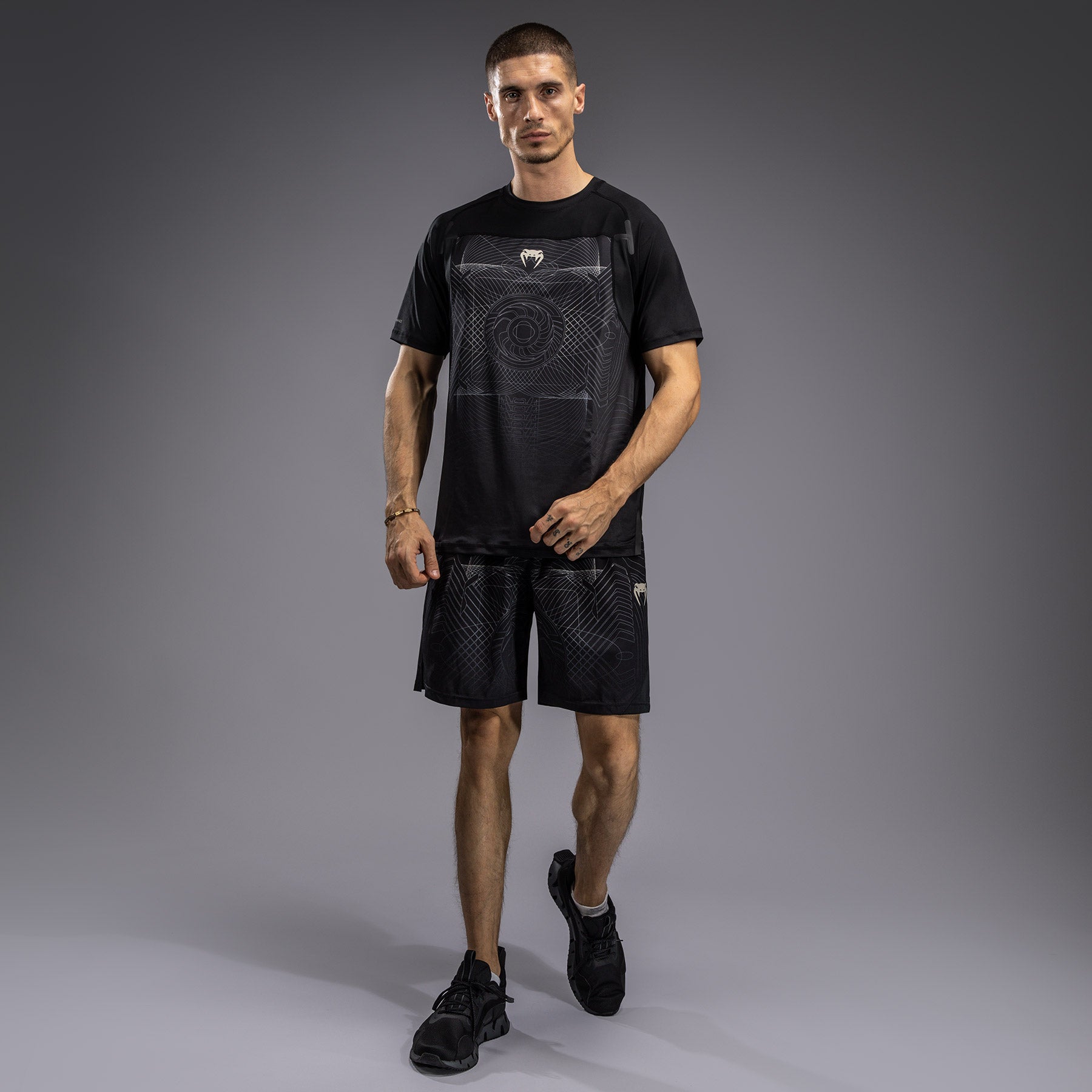 venum-g-fit-air-herren-dry-tech-t-shirt-tiefschwarz-w-stensand image 2
