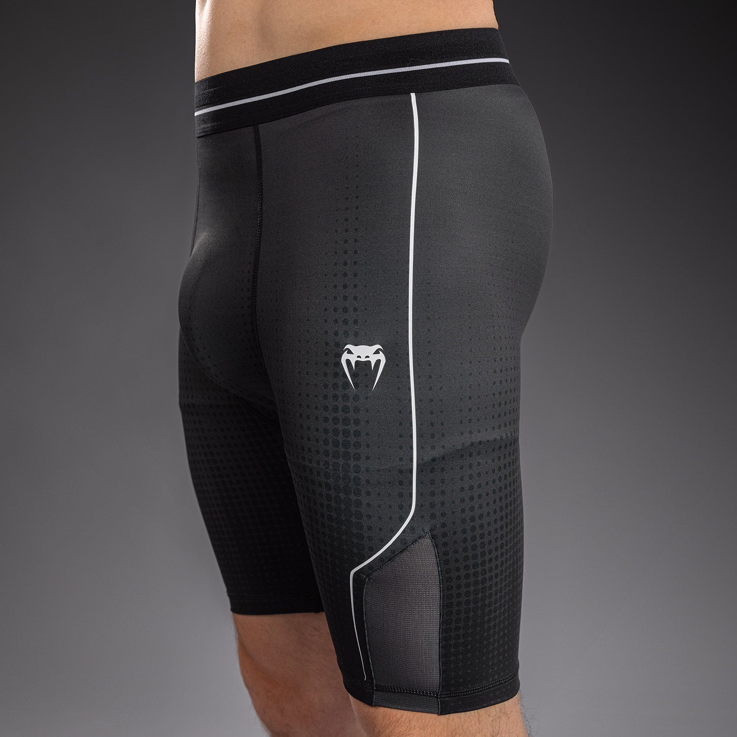 venum-stealth-vale-tudo-kompressionsshort-schwarz-wei image 6