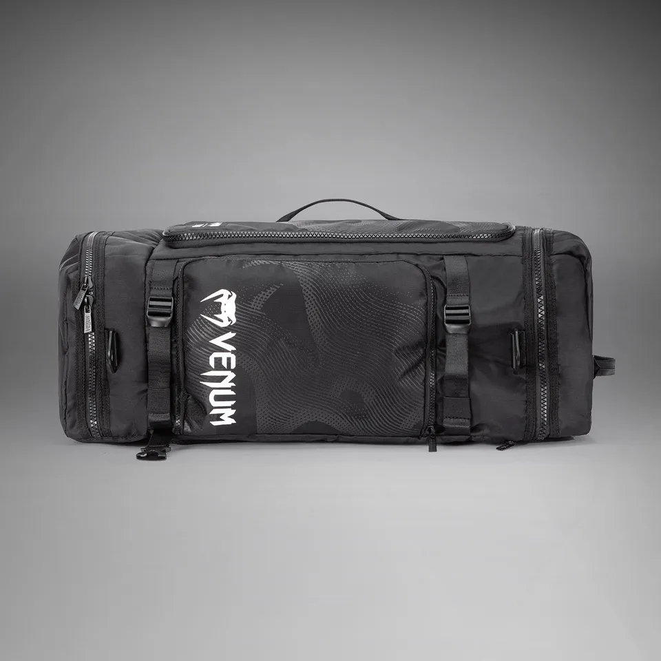 venum-shockwave-sporttasche-convertible-60l-schwarz image 1