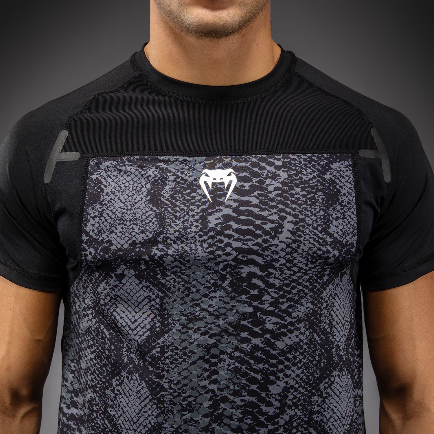 venum-g-fit-scales-dry-tech-t-shirt-herren-schwarz-anthrazitgrau image 4
