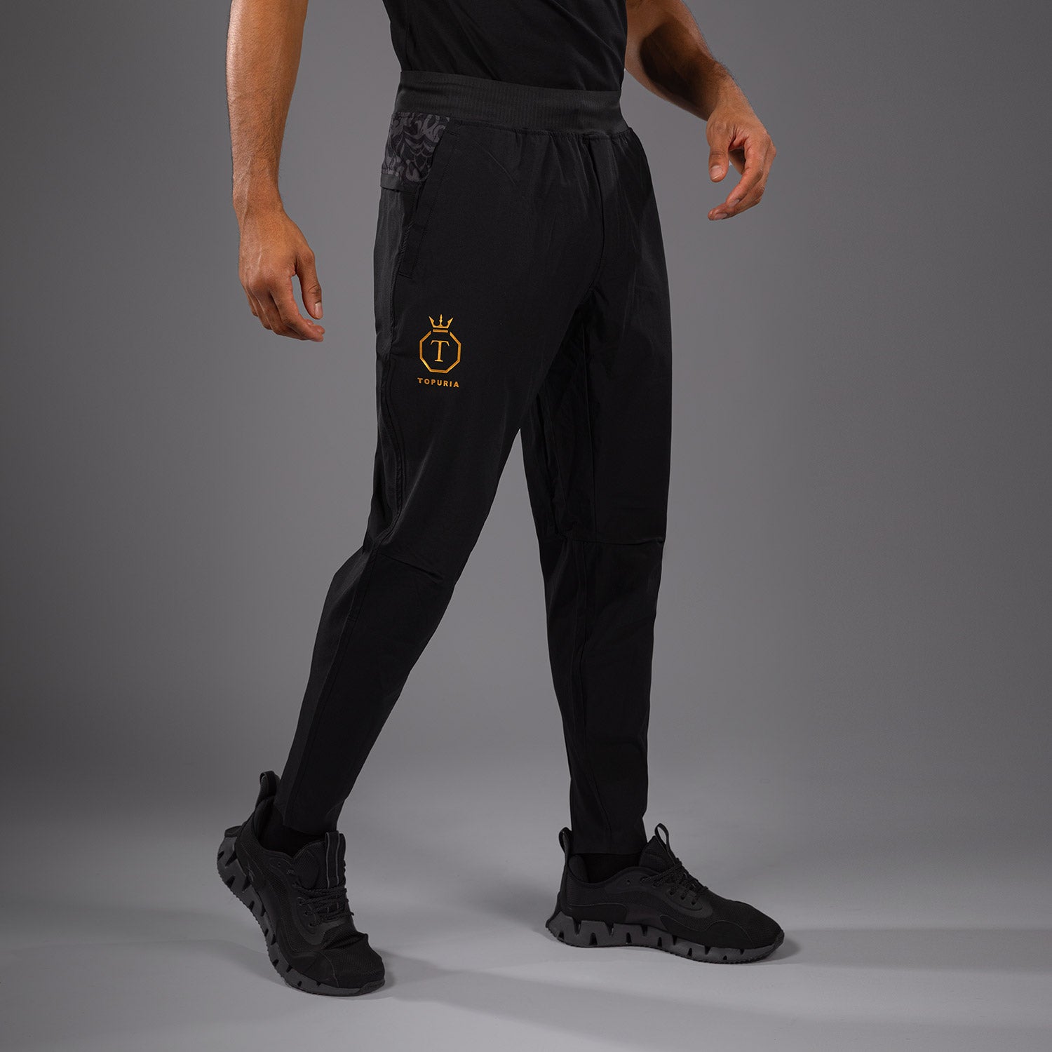 venum-x-topuria-unmatched-edition-jogginghose-schwarz-gold image 4