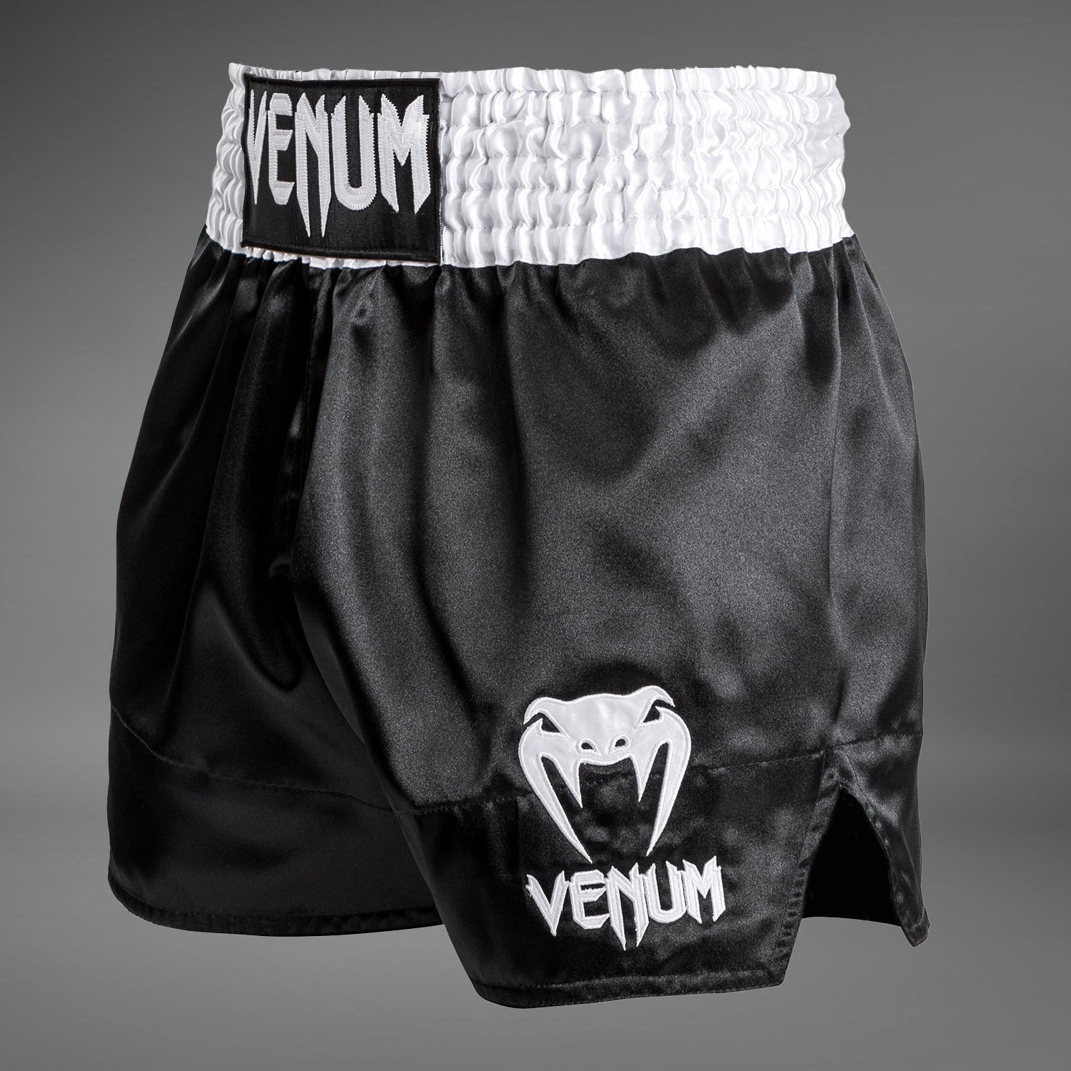 venum-classic-muay-thai-shorts-wei-schwarz-wei image 3