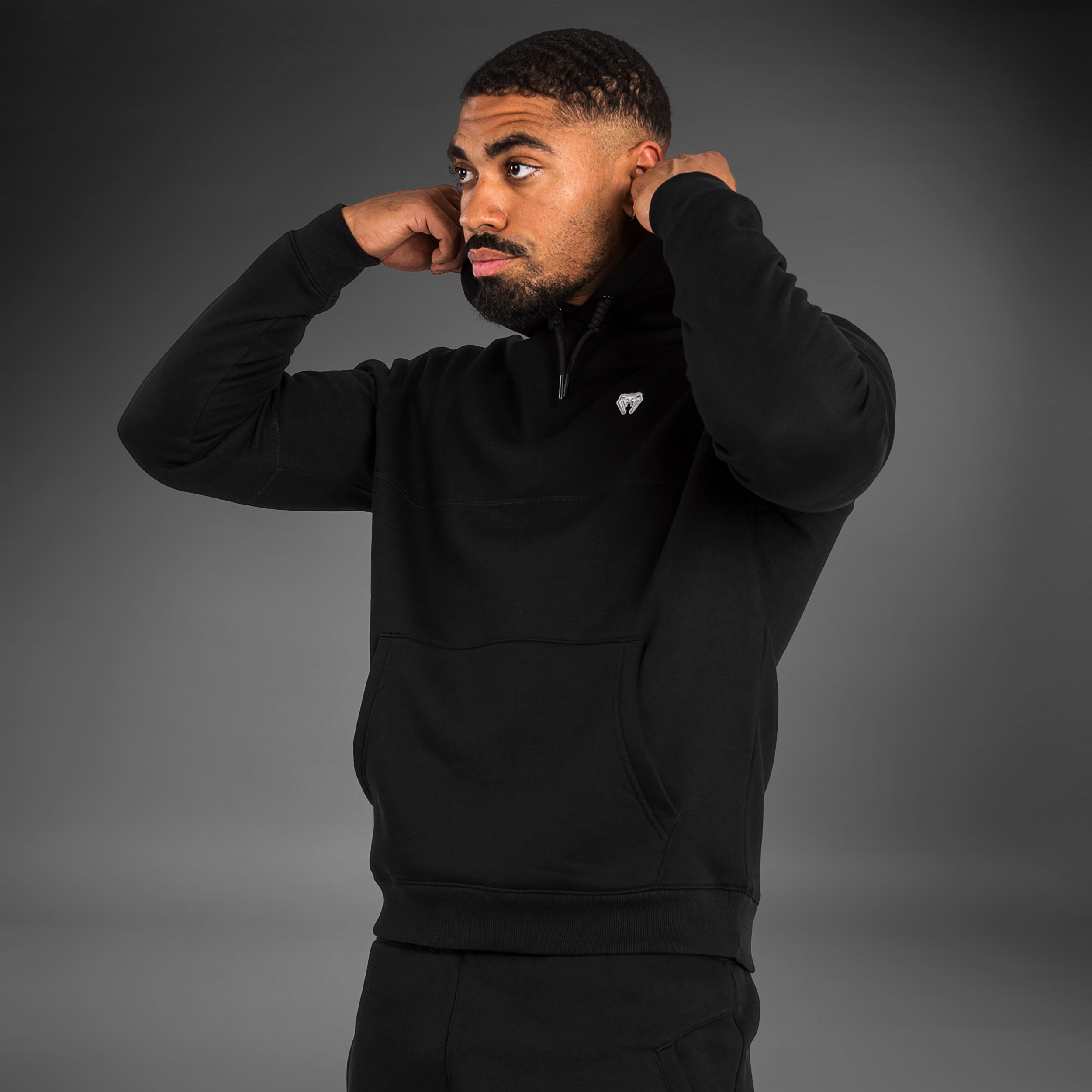 venum-silent-power-hoodie-schwarz image 2