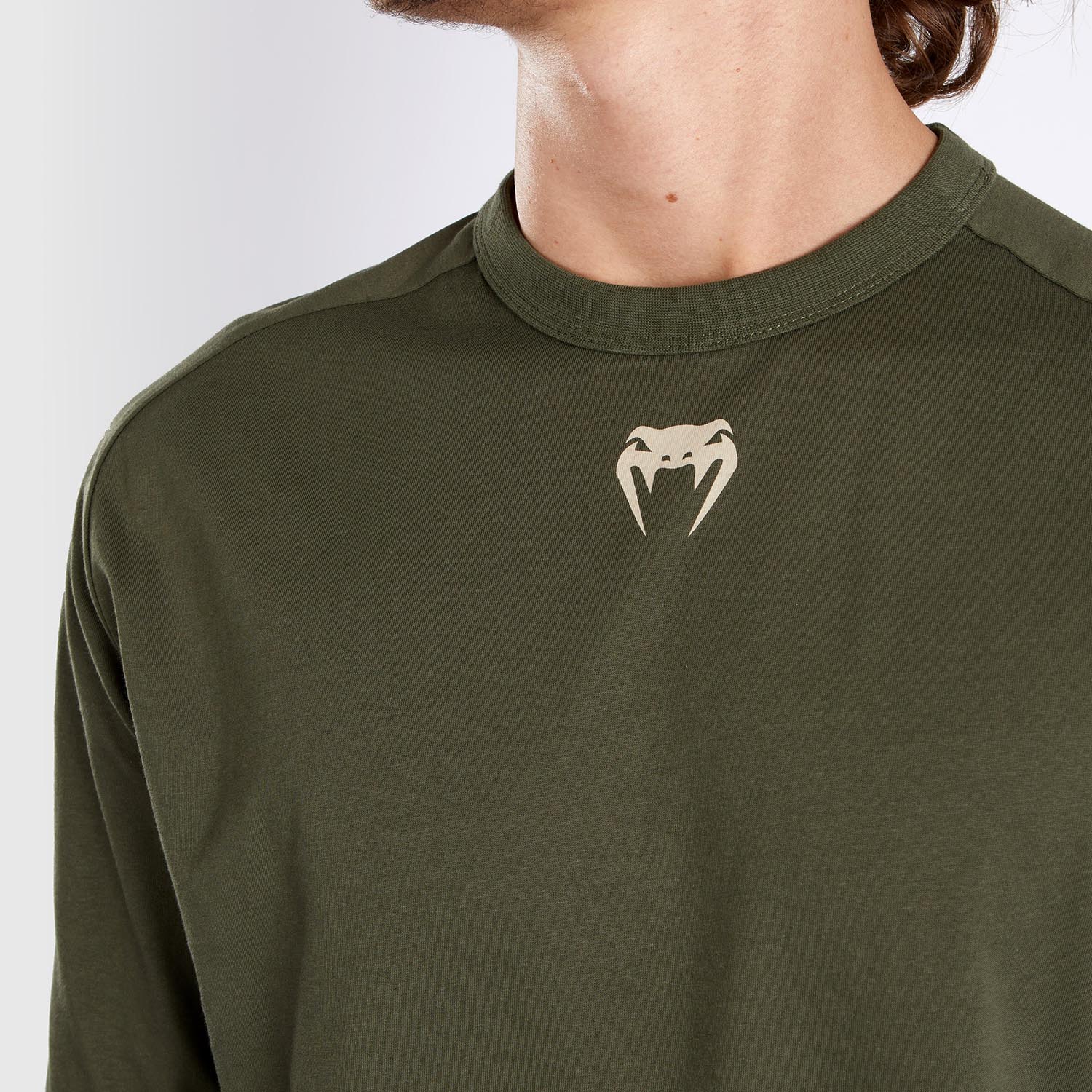 ufc-adrenaline-by-venum-fight-week-langarm-t-shirt-herren-khaki image 8