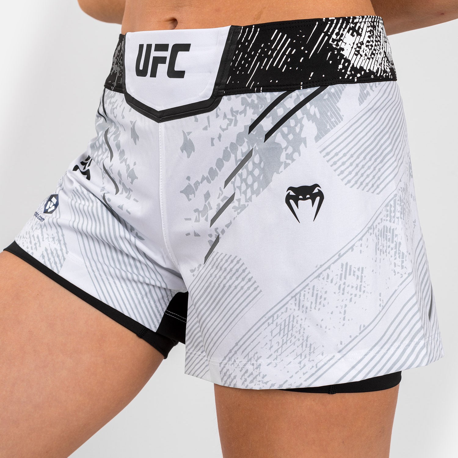 venum-ufc-adrenaline-authentic-fight-night-kampfshorts-damen-wei image 8