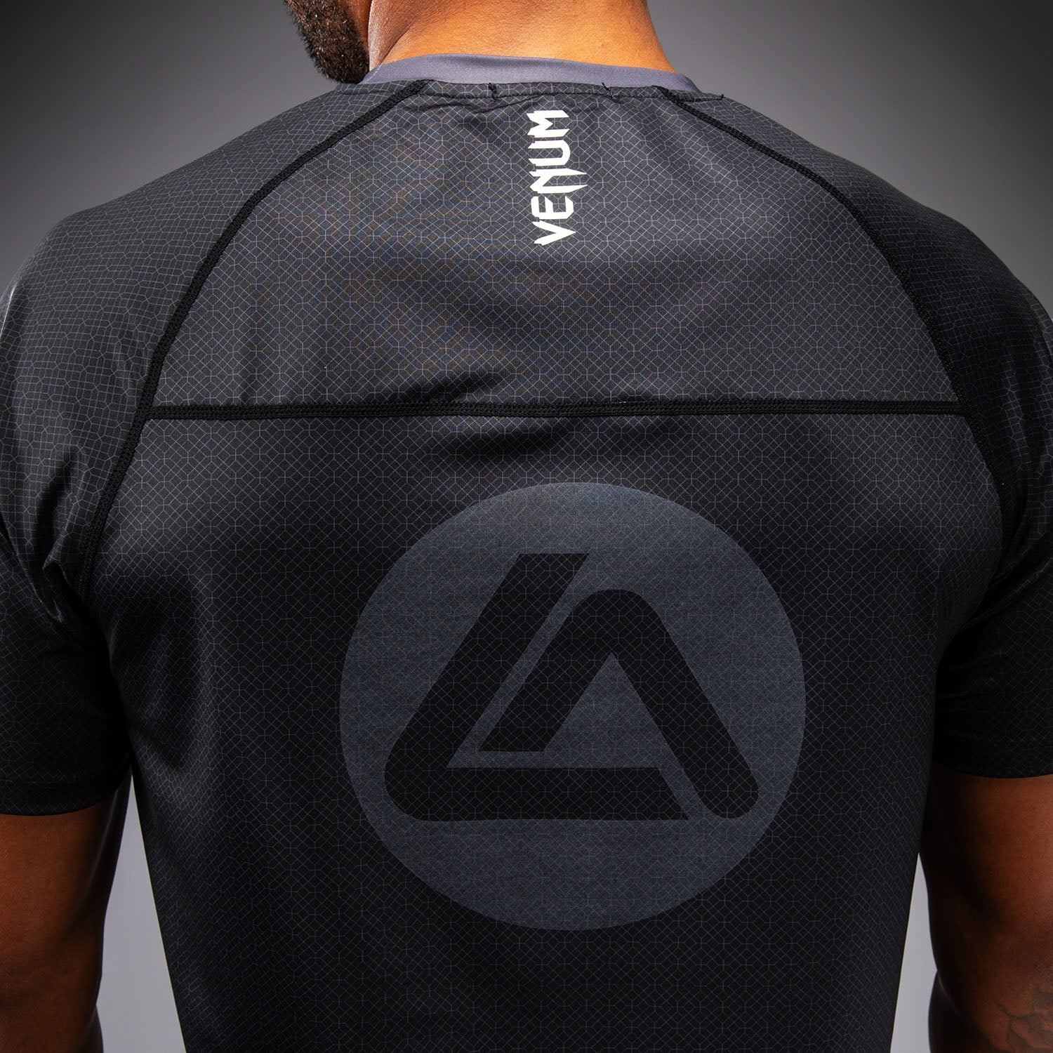 venum-x-roger-gracie-academy-dry-tech-t-shirt-schwarz-herren image 7