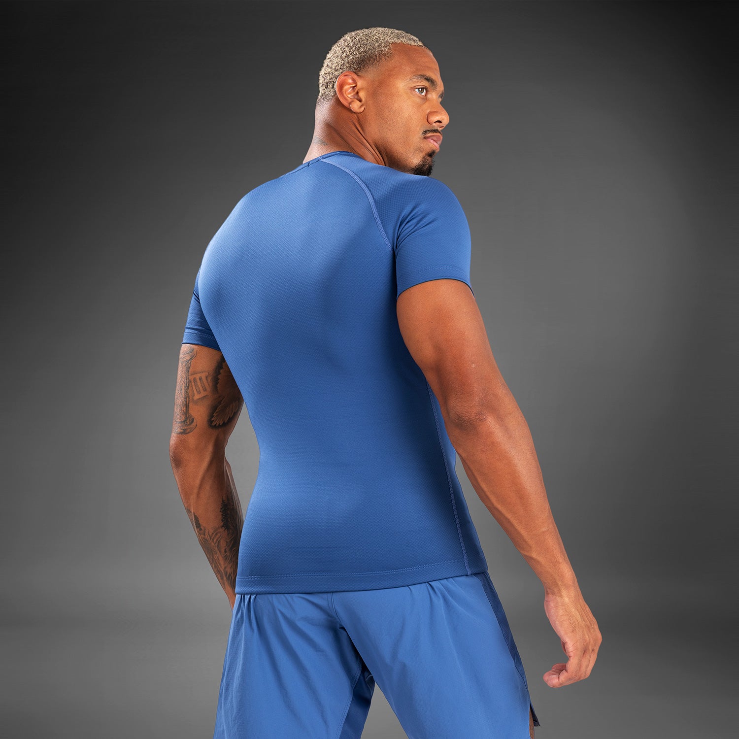 venum-contender-herren-kurzarm-rashguard-blau image 4