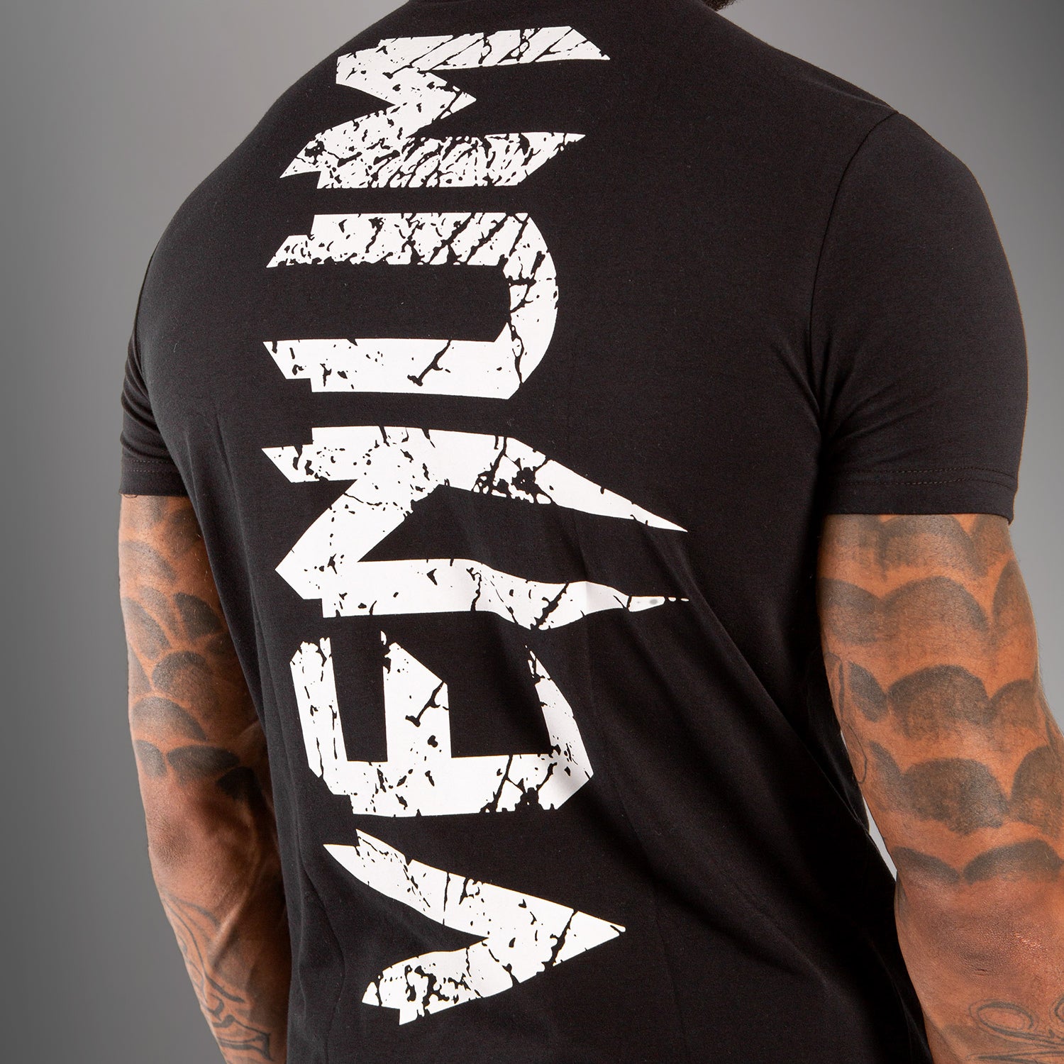 venum-giant-t-shirt-schwarz image 5