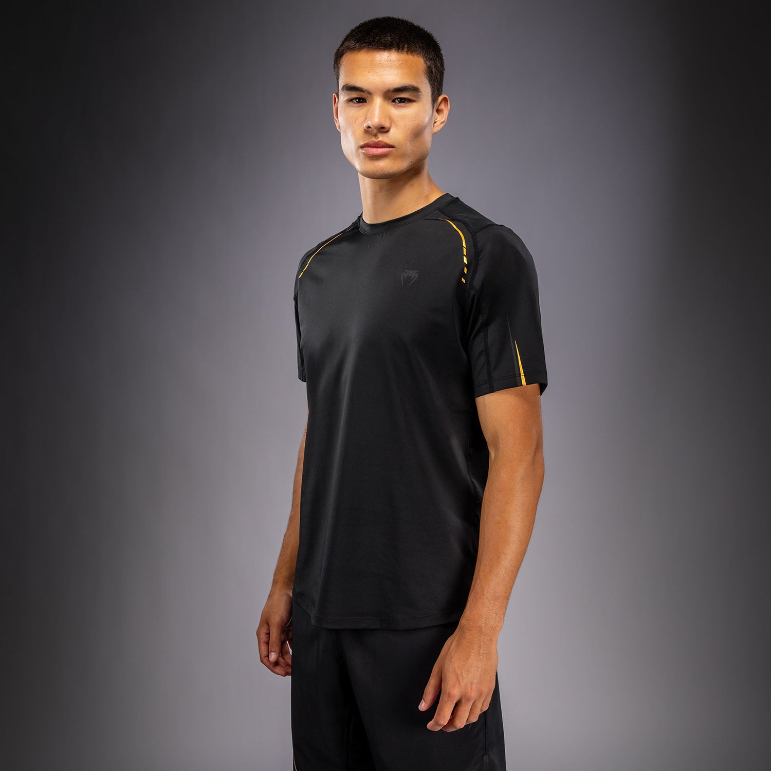 venum-g-core-dry-tech-t-shirt-herren-schwarz-gold image 2