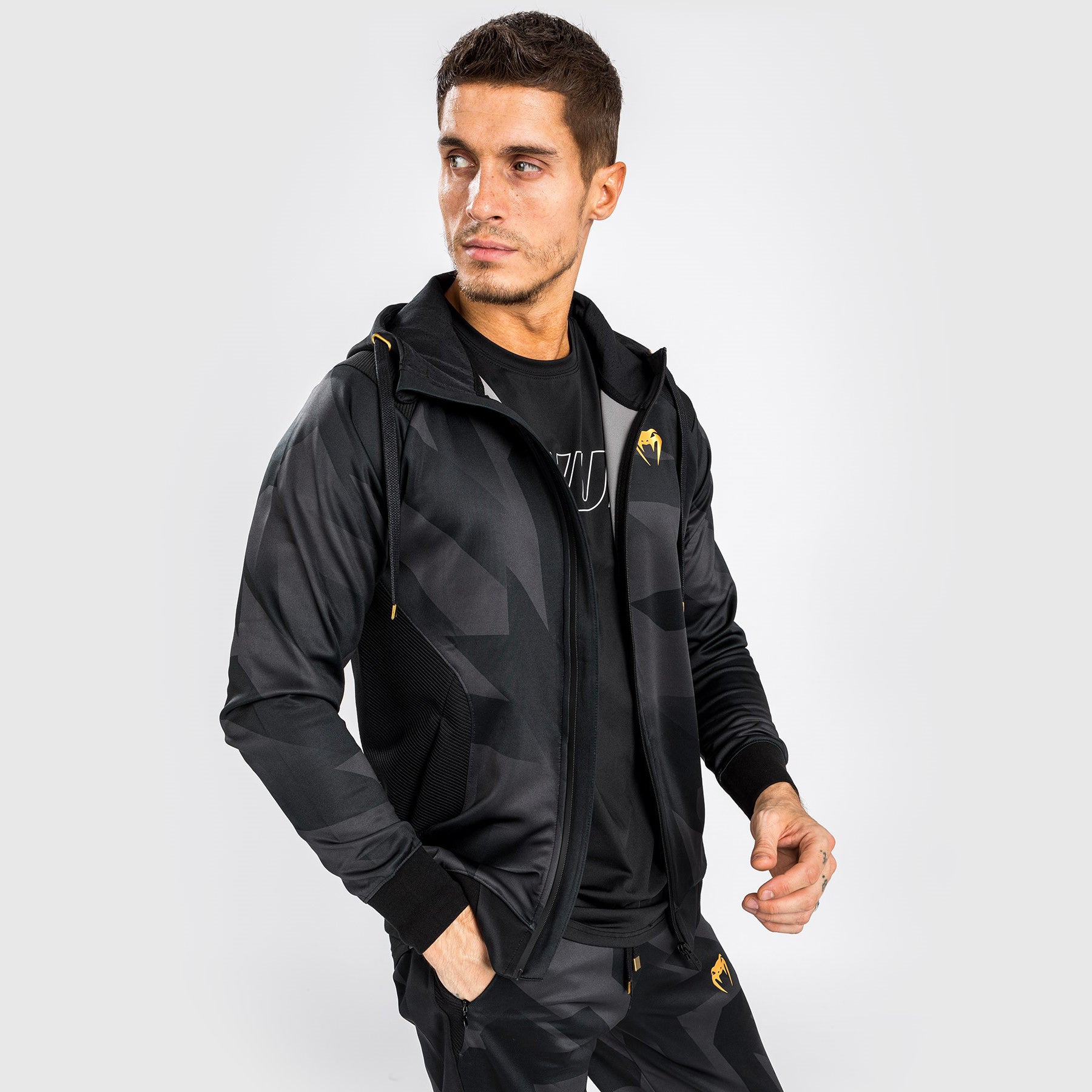 venum-razor-kapuzen-sweatshirt-mit-rei-verschluss-schwarz-gold image 7