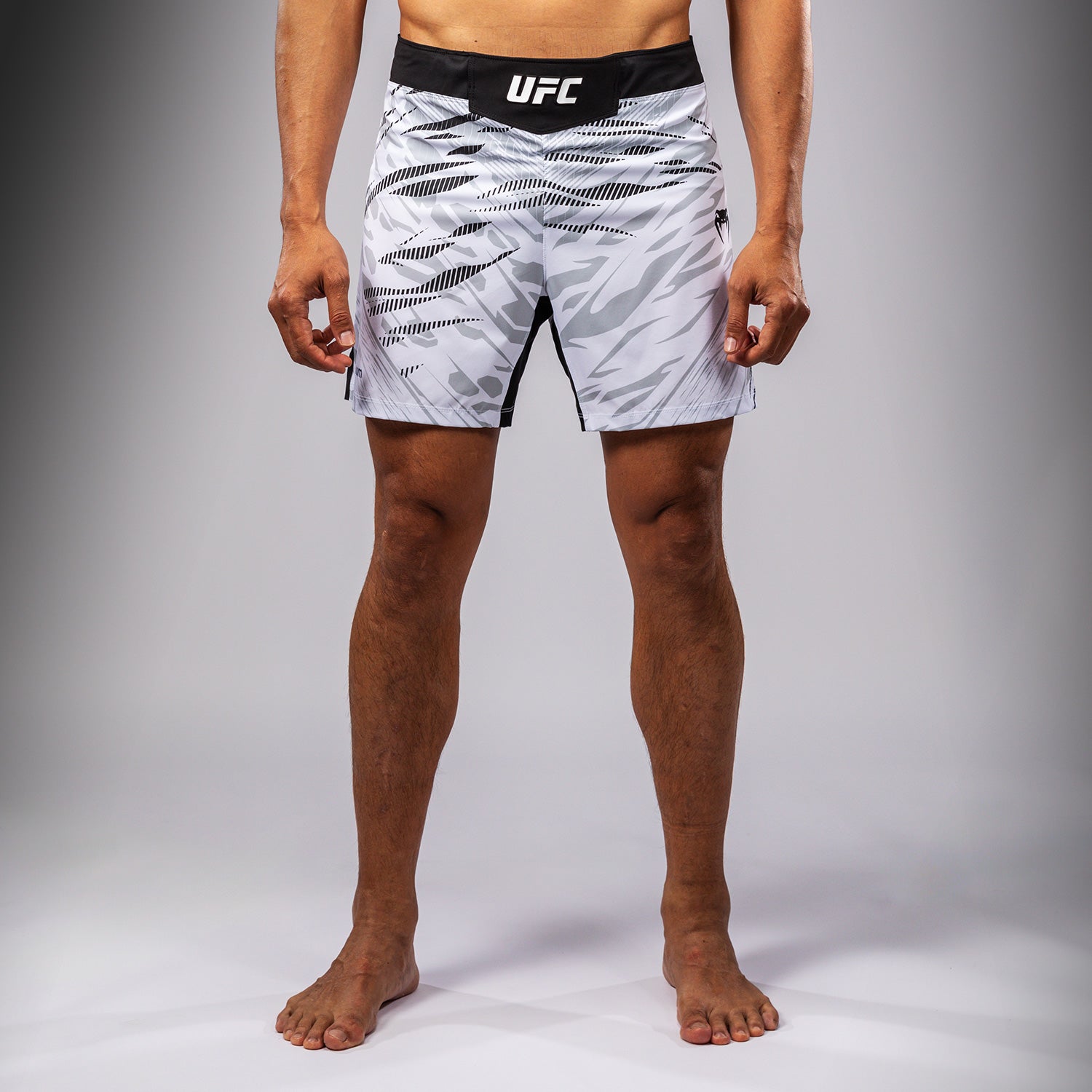 ufc-fusion-by-venum-authentic-fight-night-fight-short-herren-wei-short-fit image 1