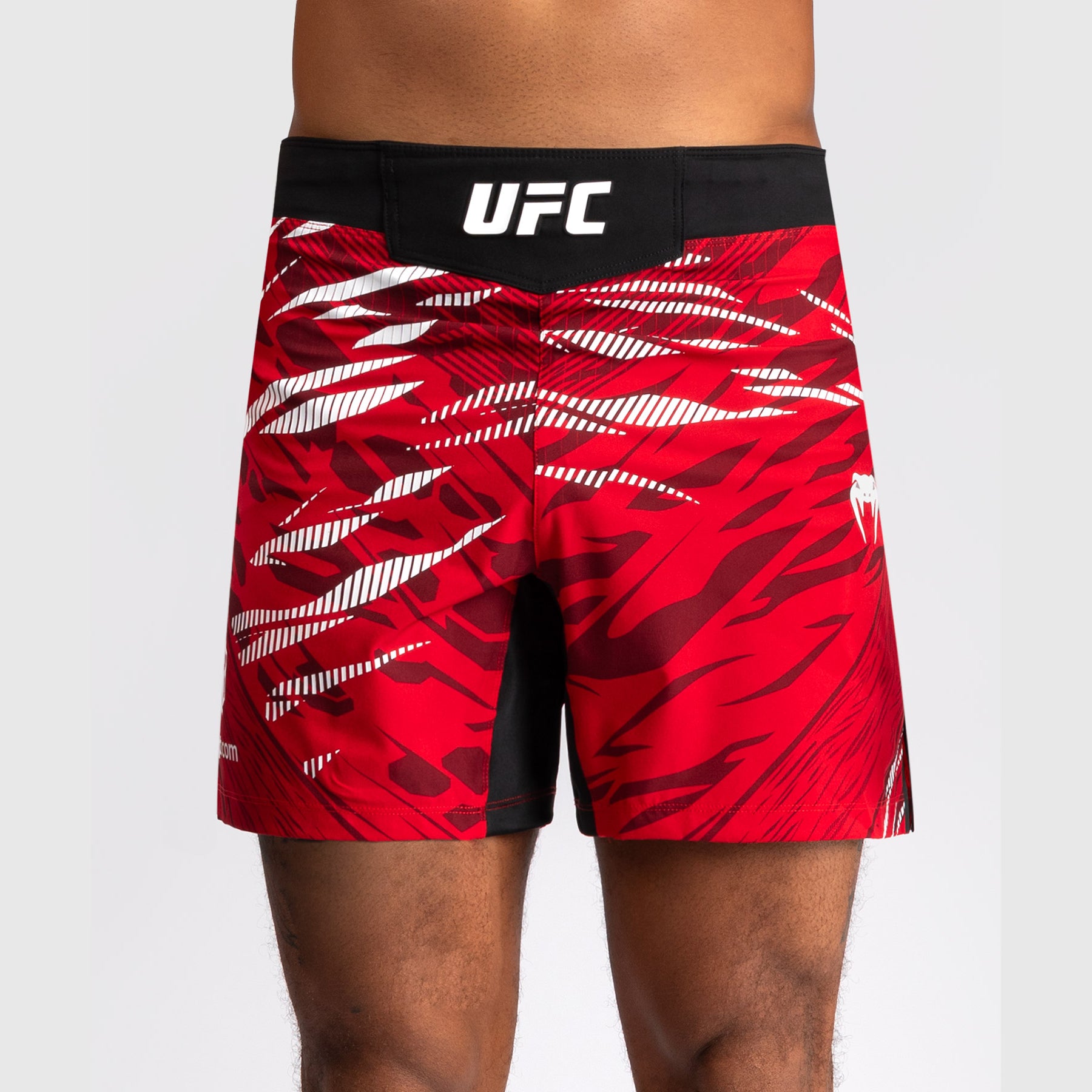ufc-fusion-by-venum-authentic-fight-night-fight-short-short-fit-herren-rot image 5