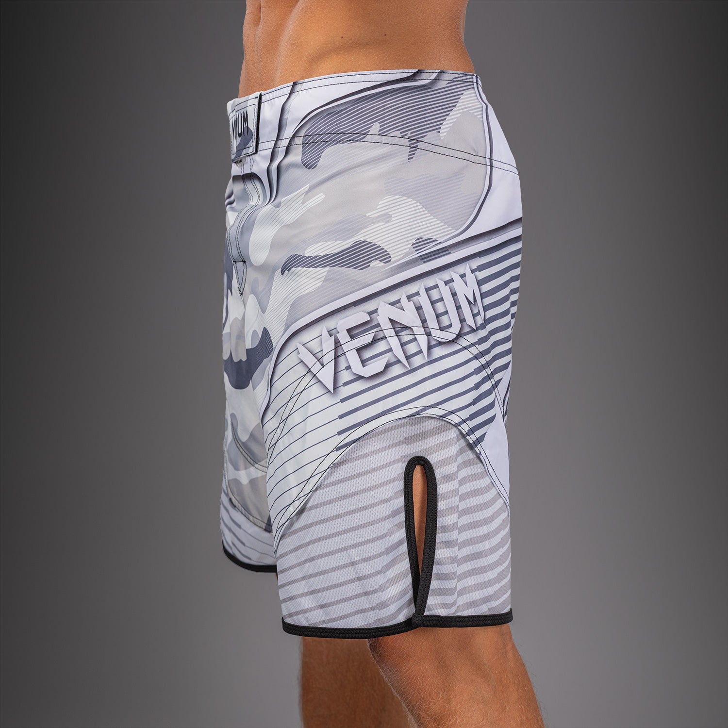 venum-camo-hero-fightshorts-wei-hellgrau image 6