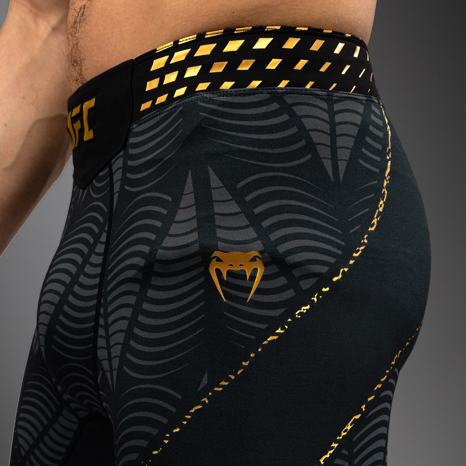 ufc-zenith-by-venum-authentic-fight-night-vale-tudo-shorts-herren-champion image 5