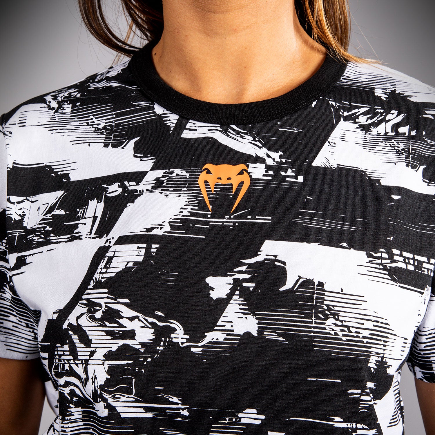 venum-ufc-zenith-authentic-fight-week-kurzarm-t-shirt-damen-wei image 4