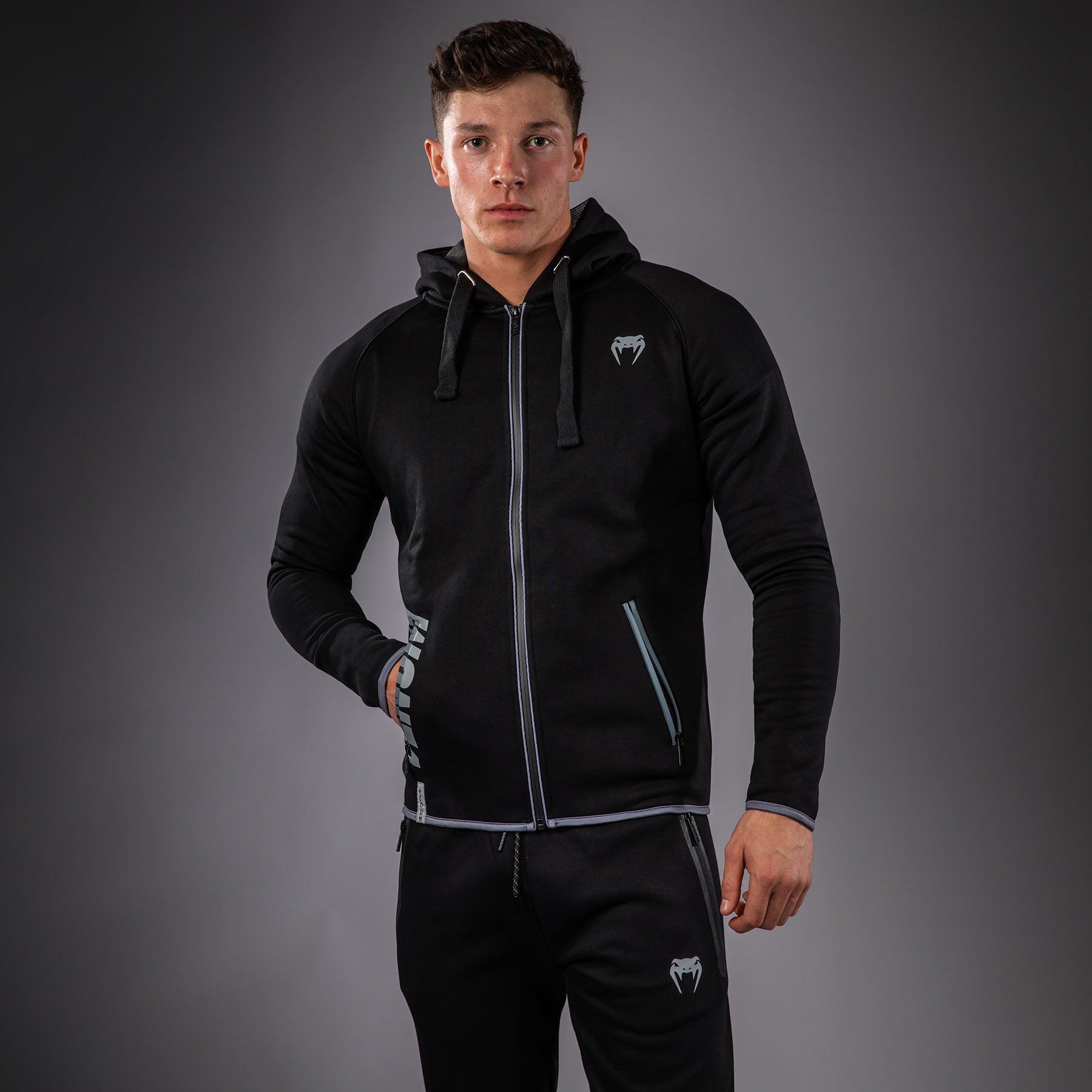 venum-hoodie-mit-rei-verschluss-schwarz-grau image 2