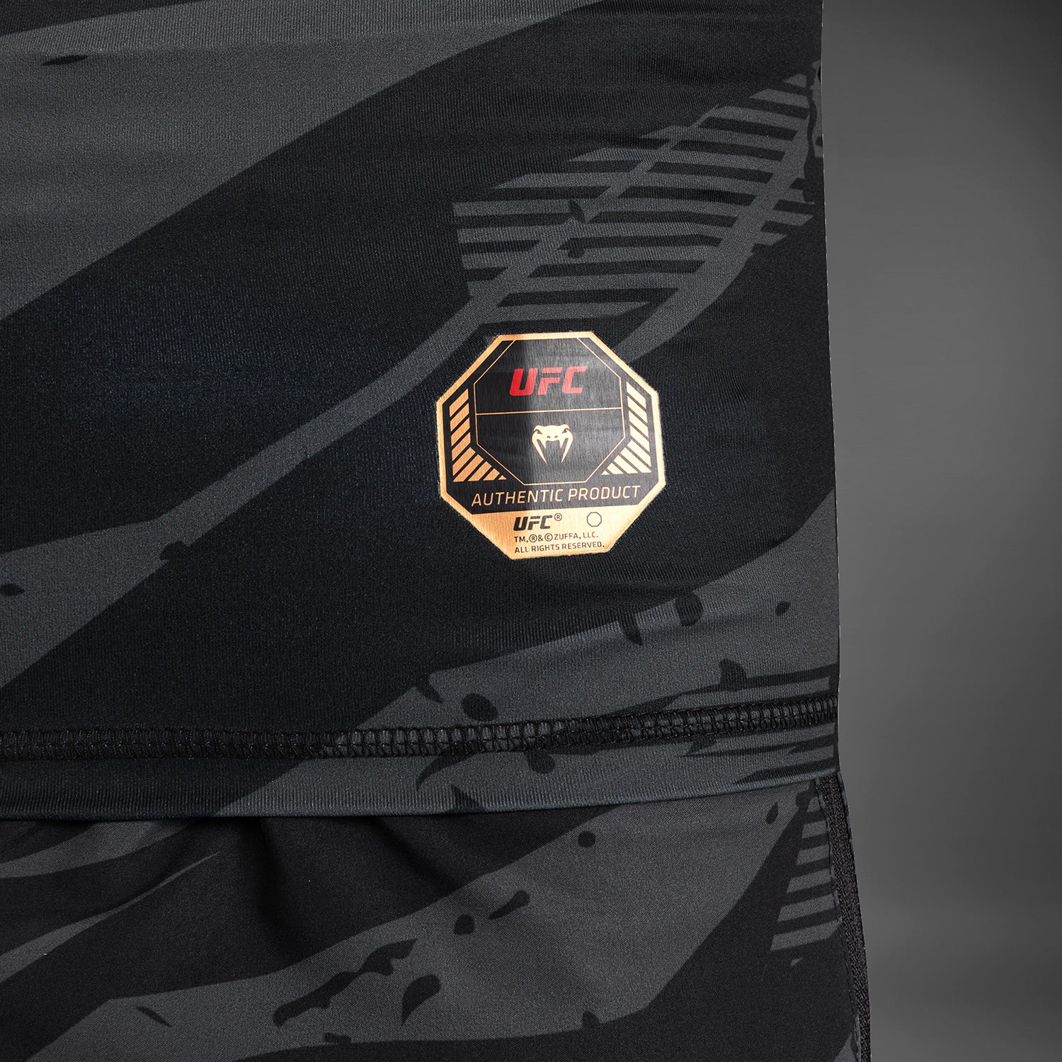 venum-ufc-adrenaline-fight-week-performance-langarm-rashguard-urban-camo-herren image 5
