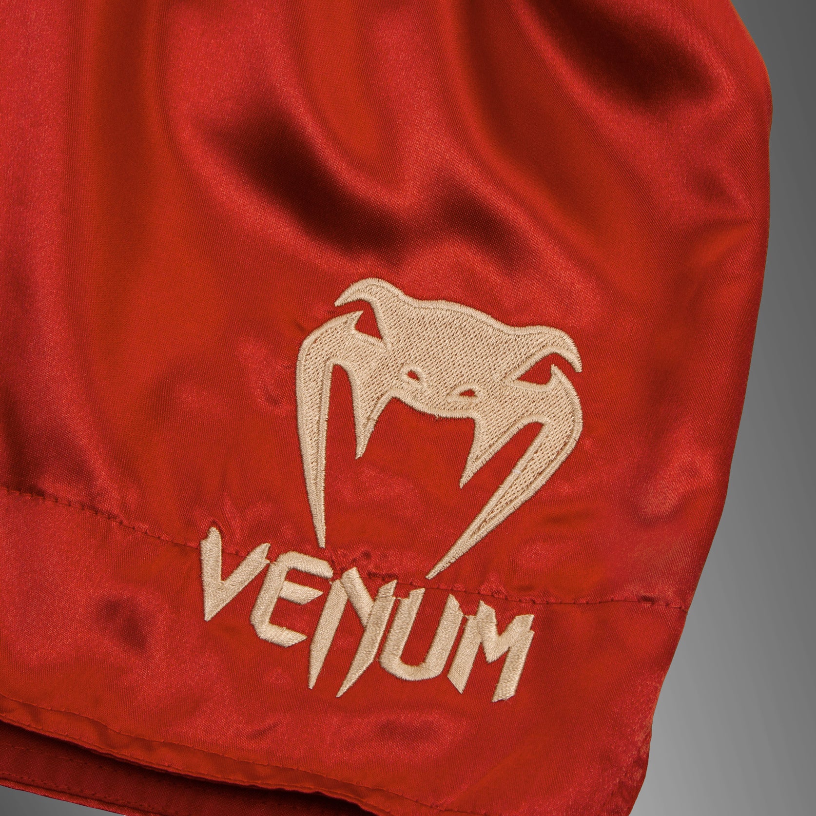 venum-classic-muay-thai-shorts-bordeaux-gold image 4
