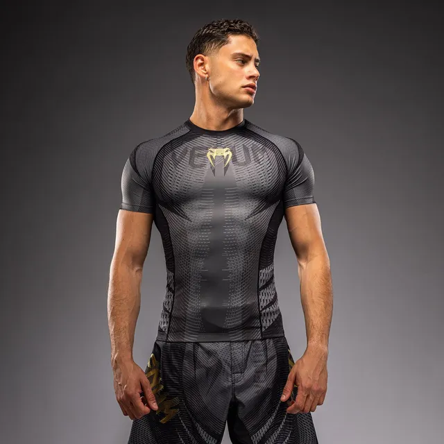 venum-galactic-3-0-kurzarm-rashguard-herren-schwarz-gold image 1