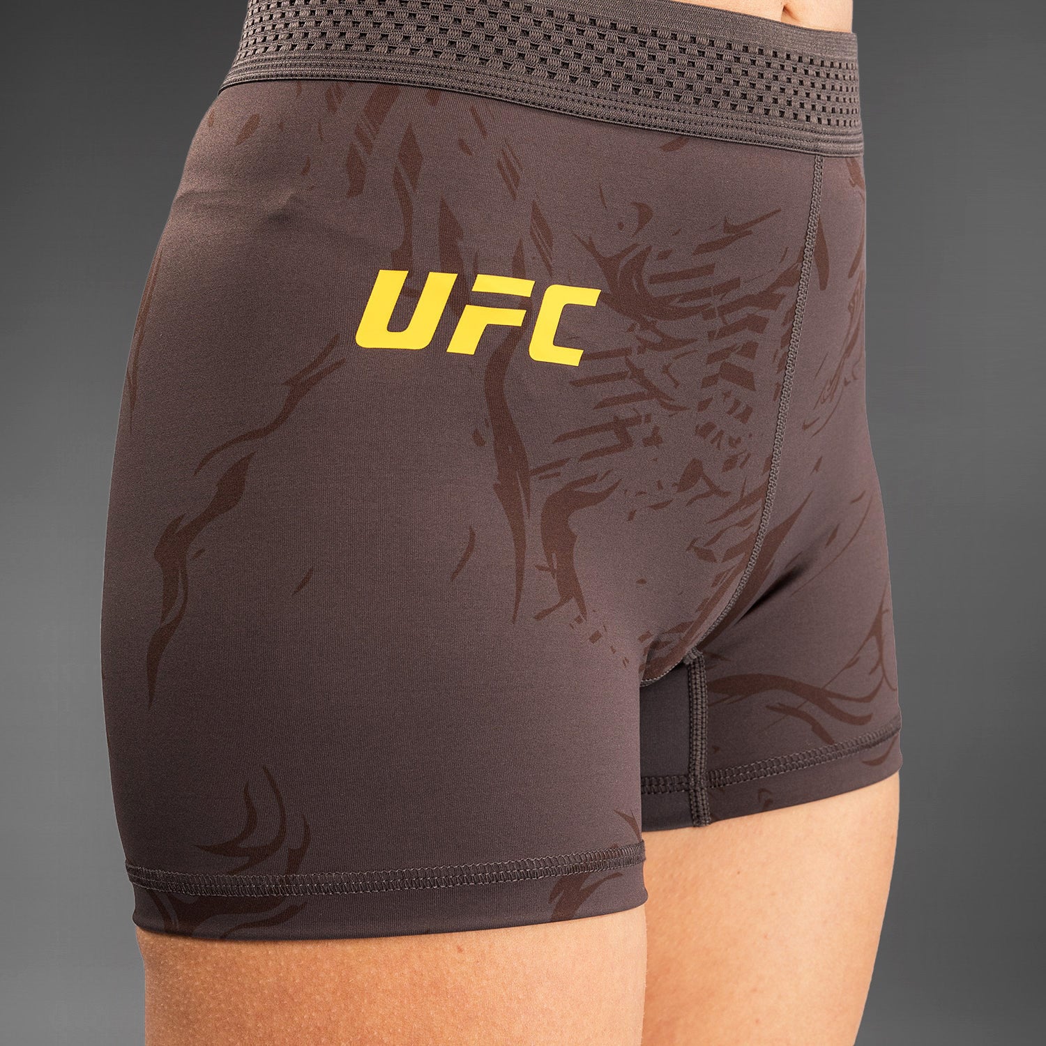 venum-ufc-fusion-fight-week-vale-tudo-short-damen-erdiges-braun image 8